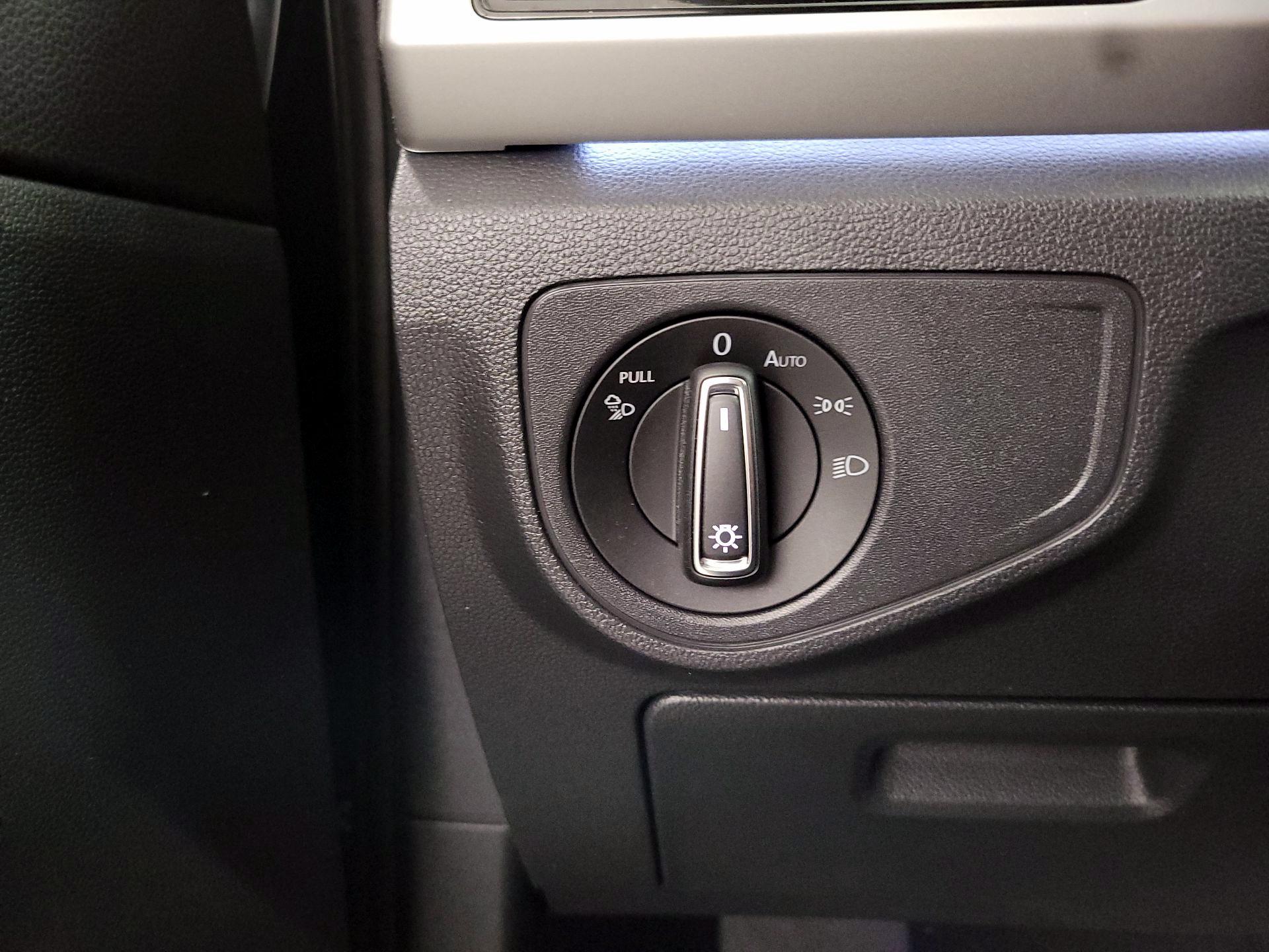 Thumbnail: 2022 Volkswagen Atlas - 13