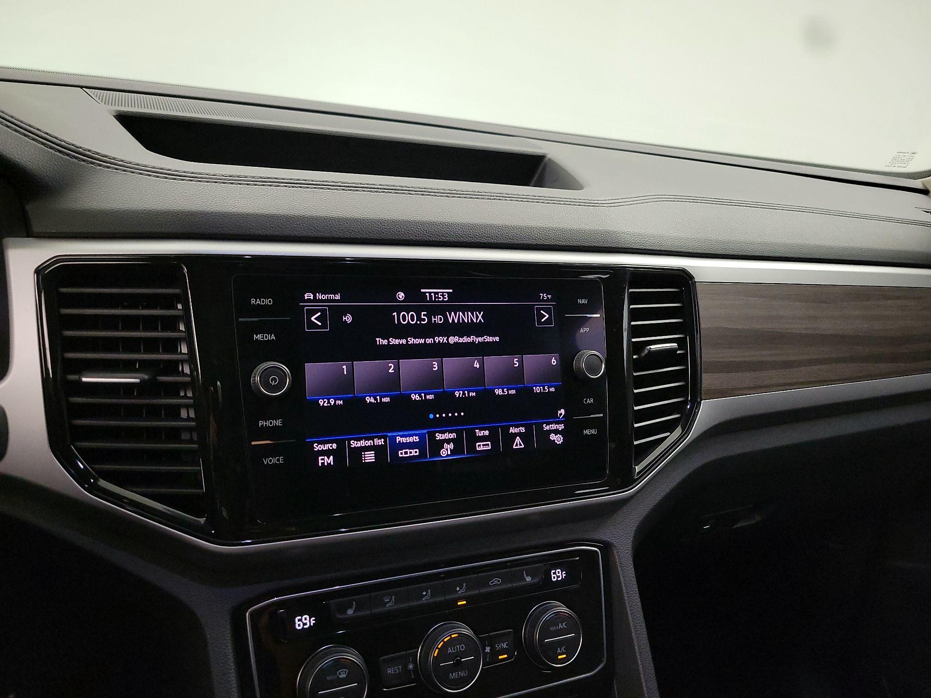 Thumbnail: 2022 Volkswagen Atlas - 16