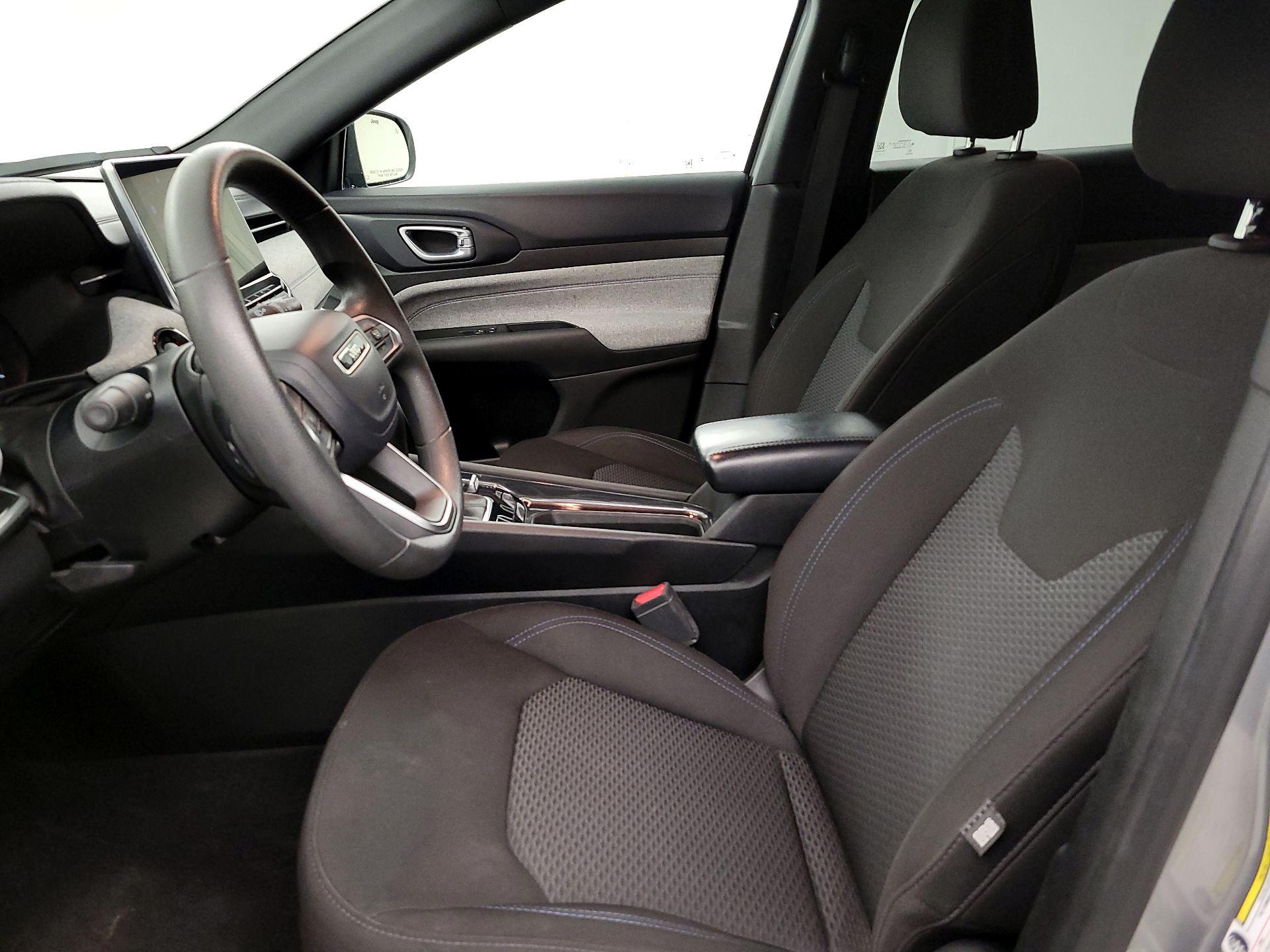 Thumbnail: 2023 Jeep Compass - 11