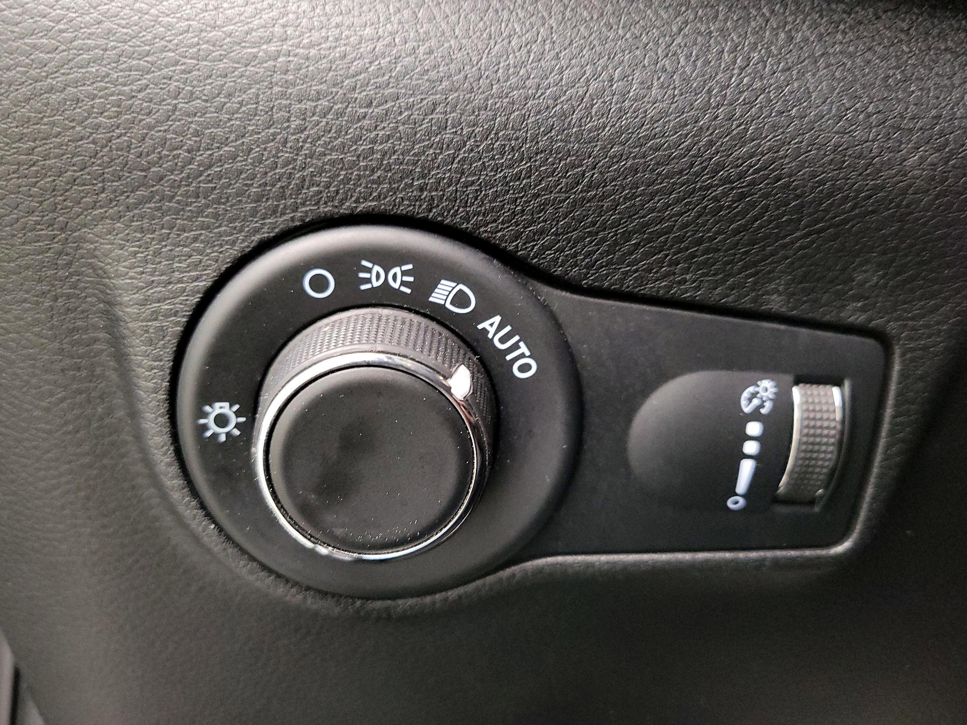 Thumbnail: 2023 Jeep Compass - 13