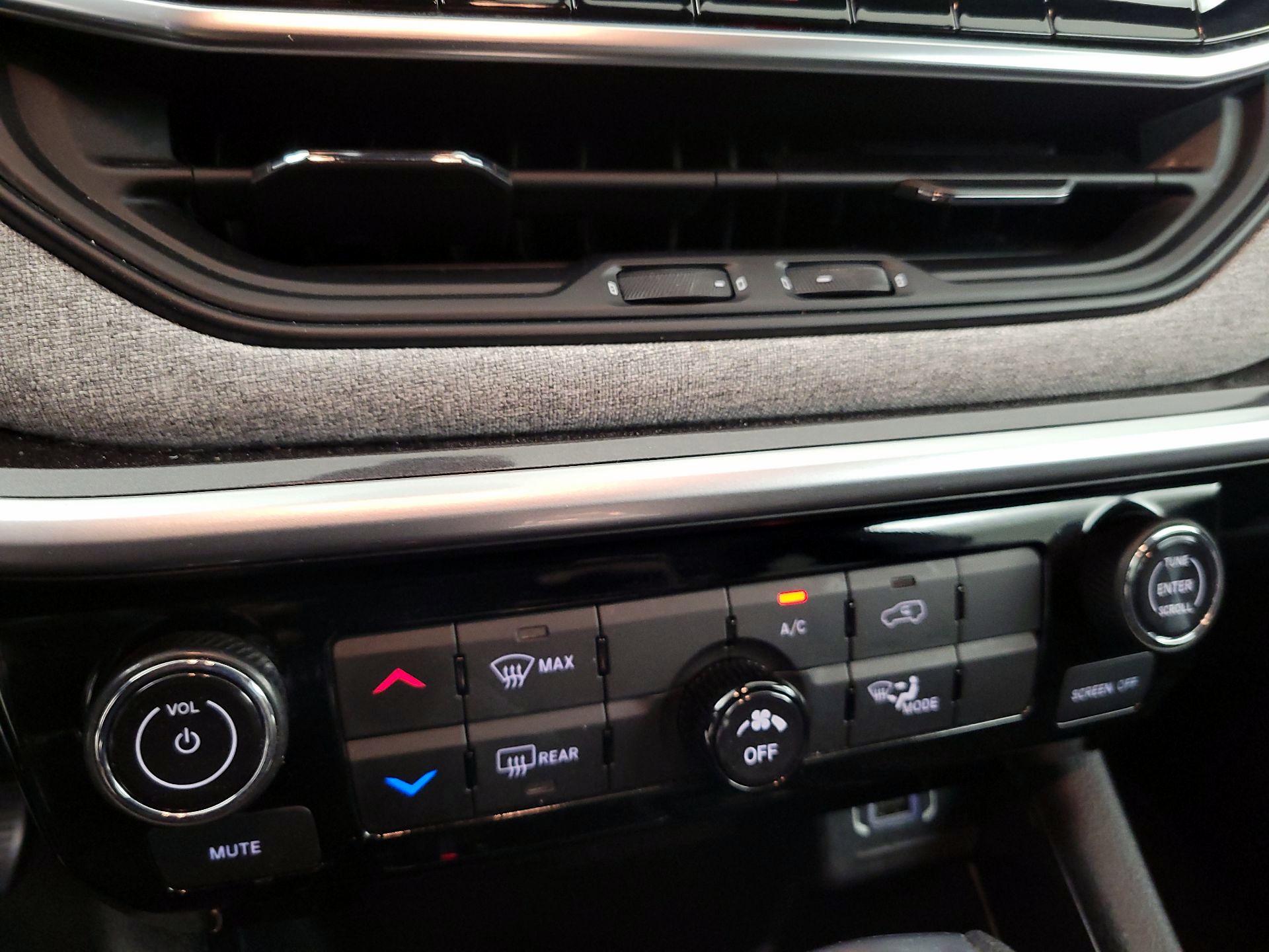 Thumbnail: 2023 Jeep Compass - 16