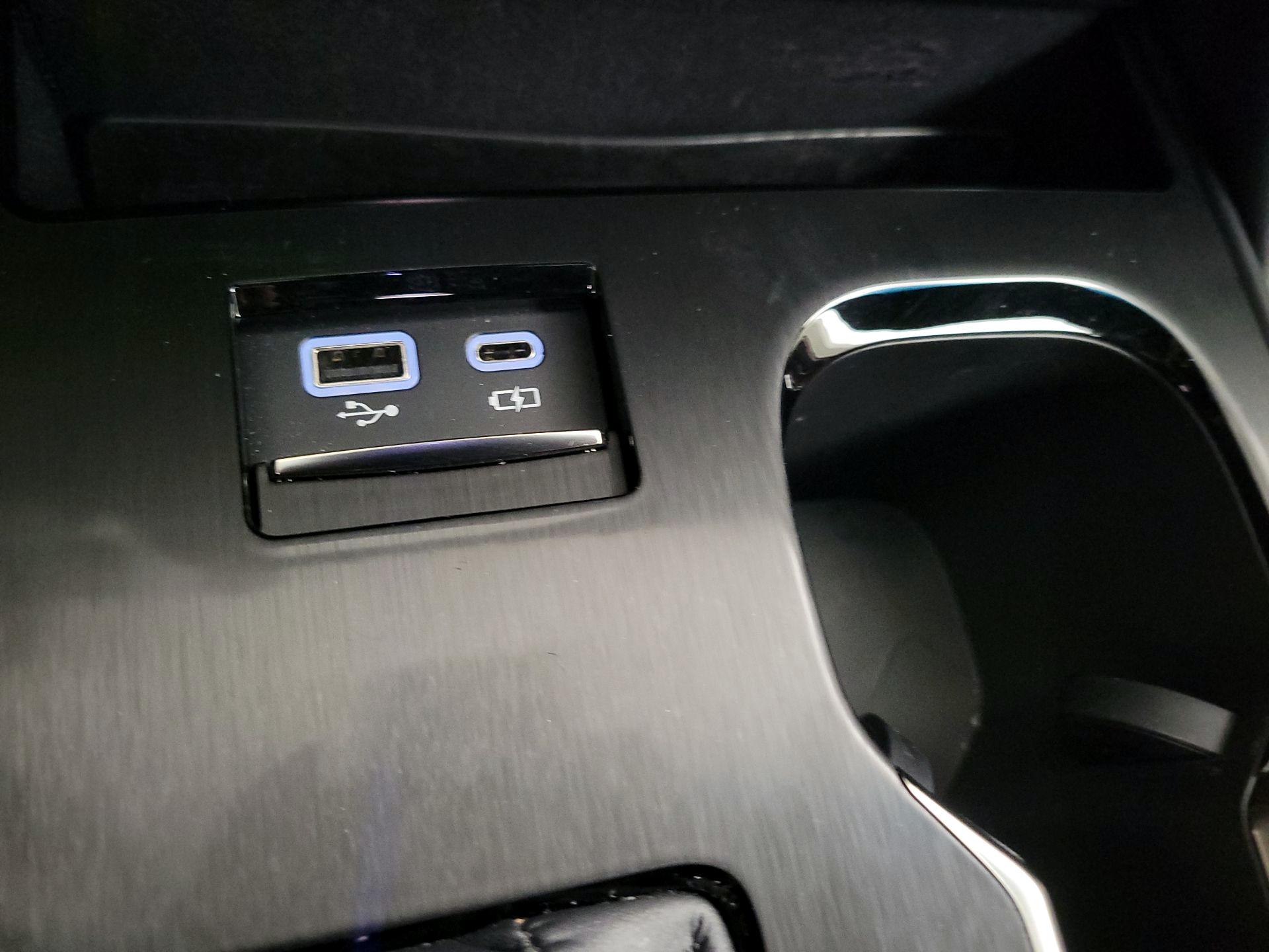 Thumbnail: 2023 Lexus ES - 18