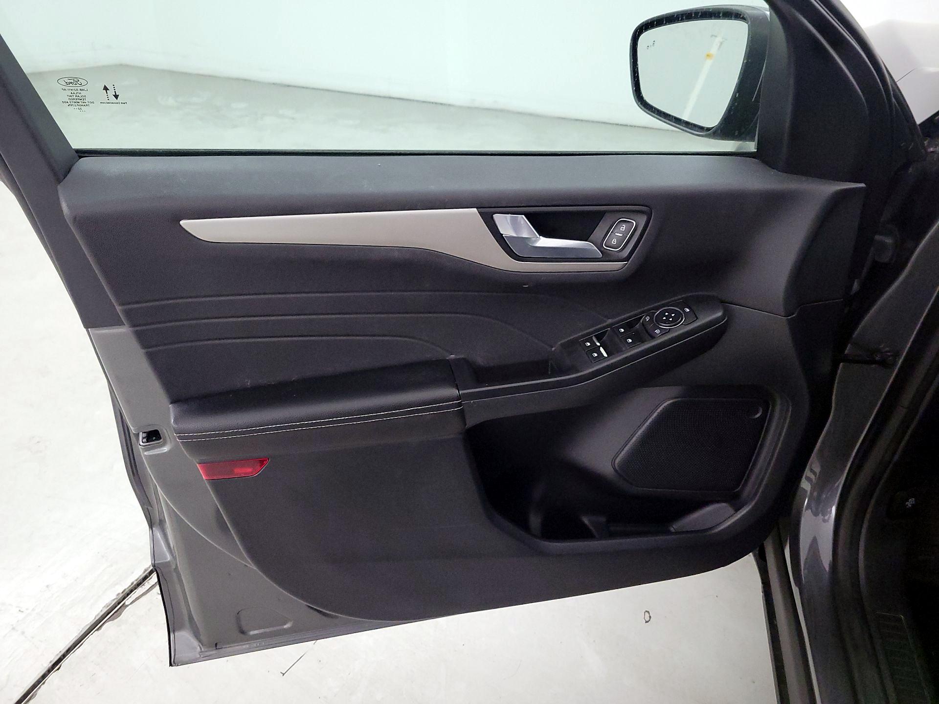 Thumbnail: 2022 Ford Escape - 12