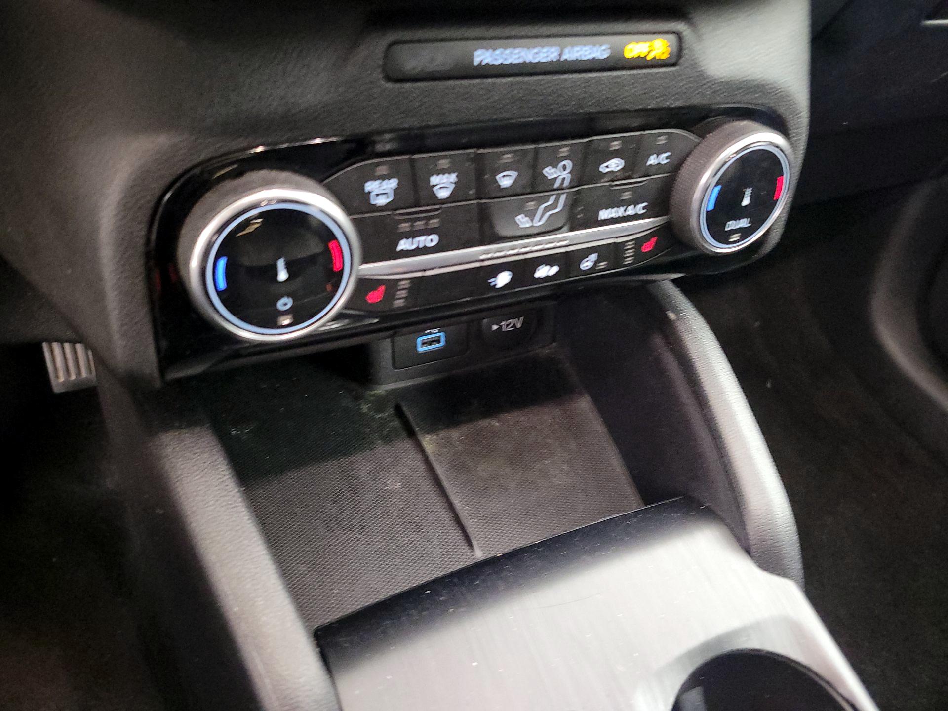 Thumbnail: 2022 Ford Escape - 17