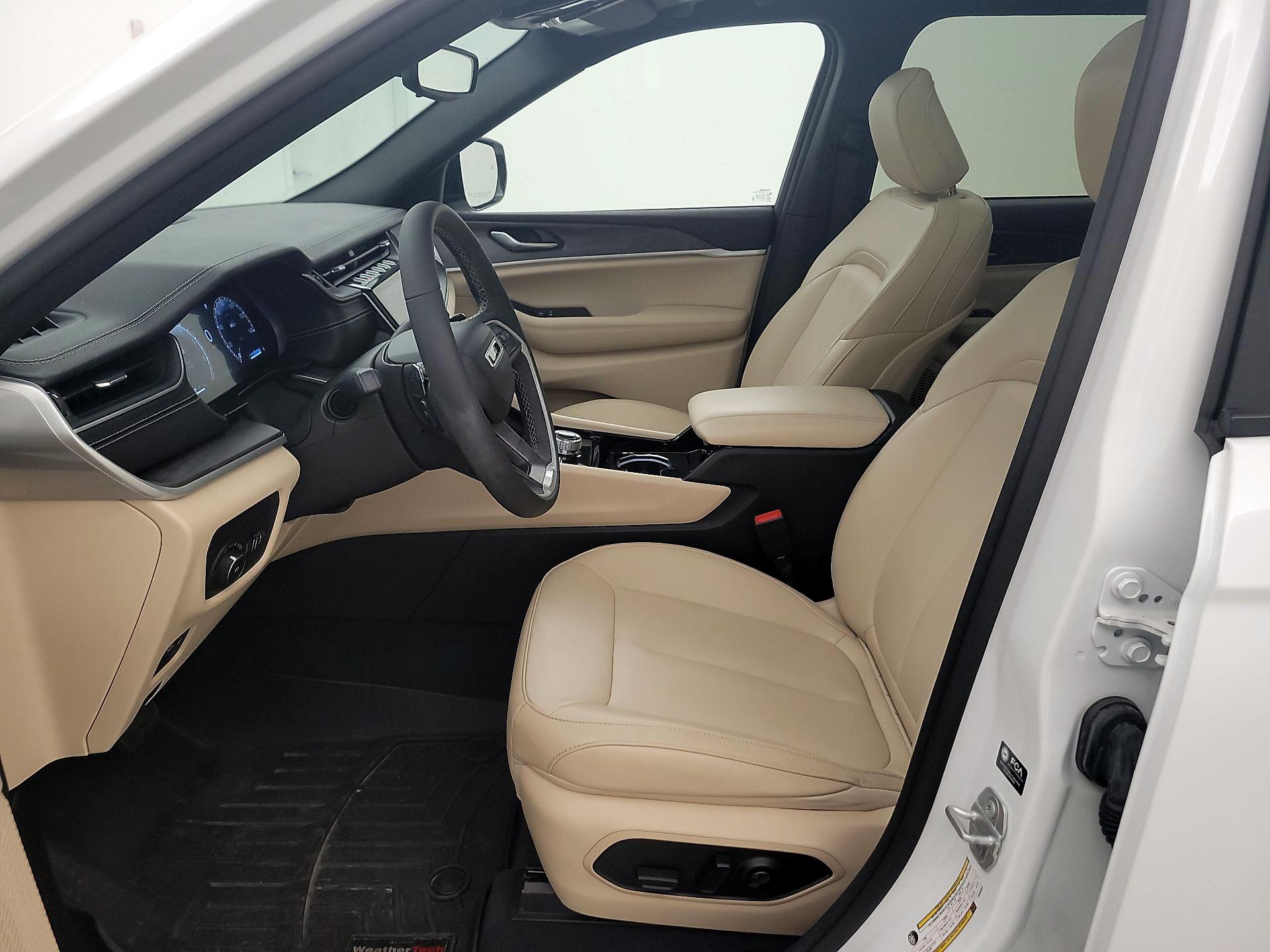 Thumbnail: 2023 Jeep Grand Cherokee - 9