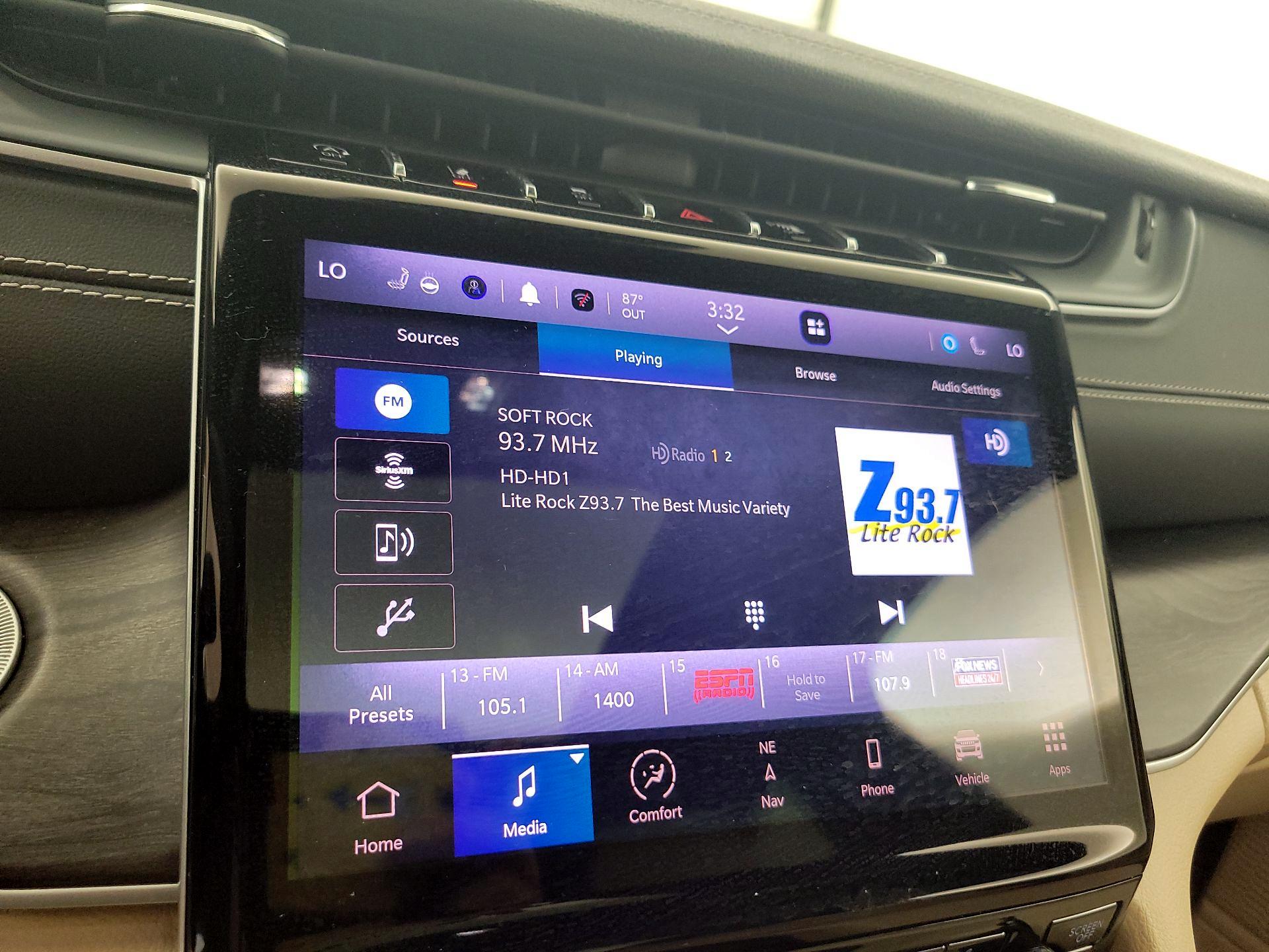 Thumbnail: 2023 Jeep Grand Cherokee - 14