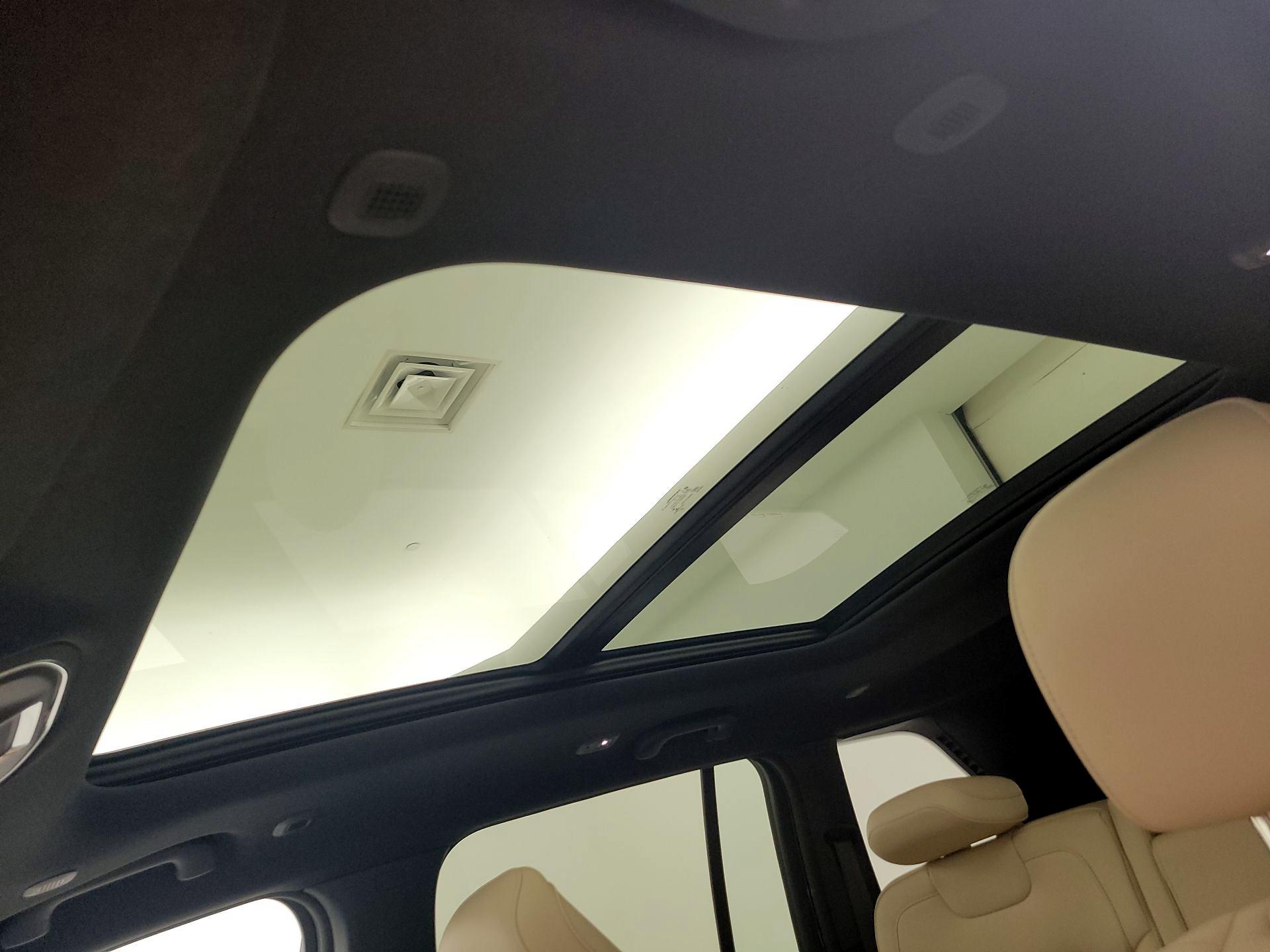 Thumbnail: 2023 Jeep Grand Cherokee - 18