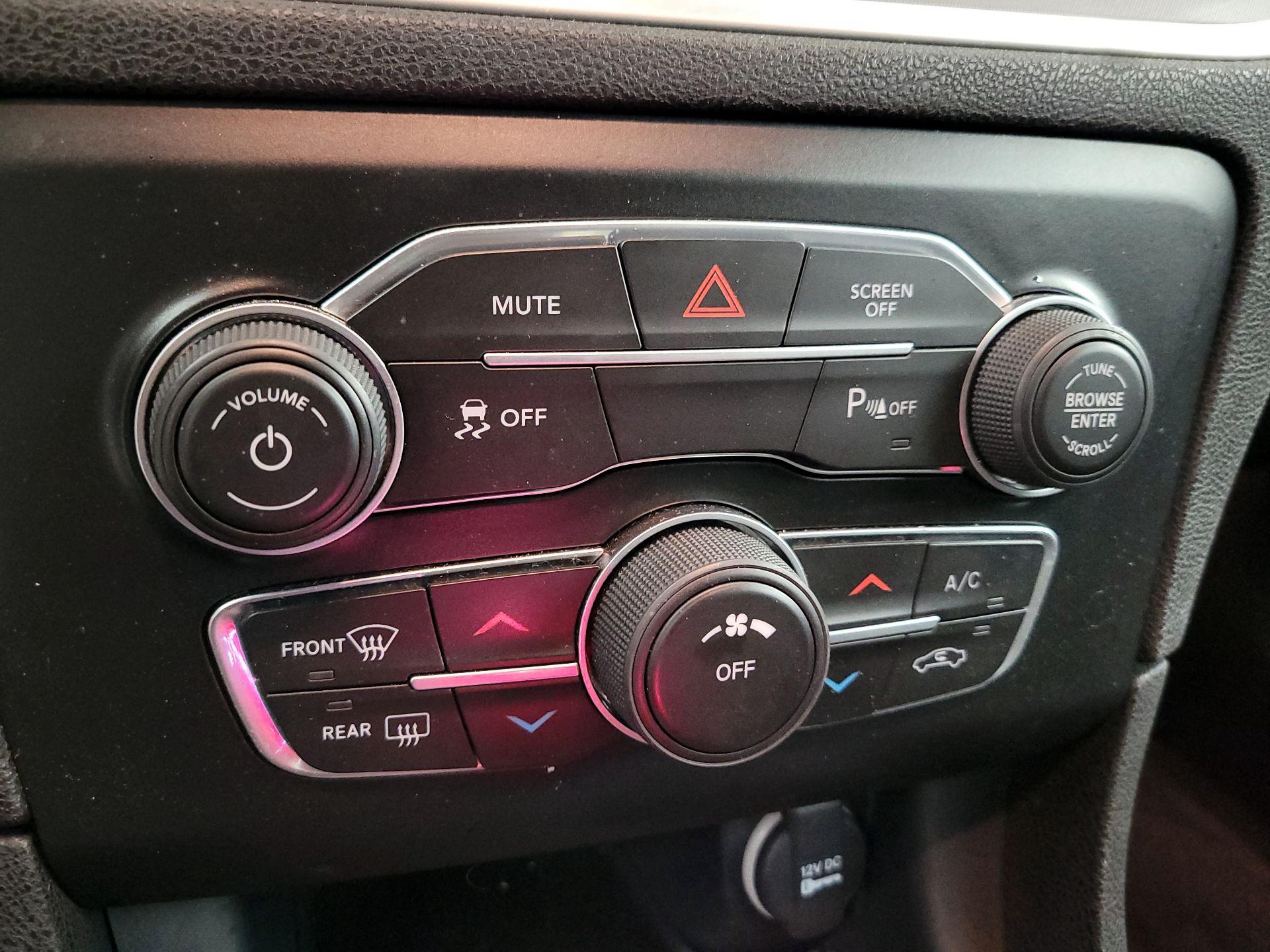 Thumbnail: 2022 Dodge Charger - 16