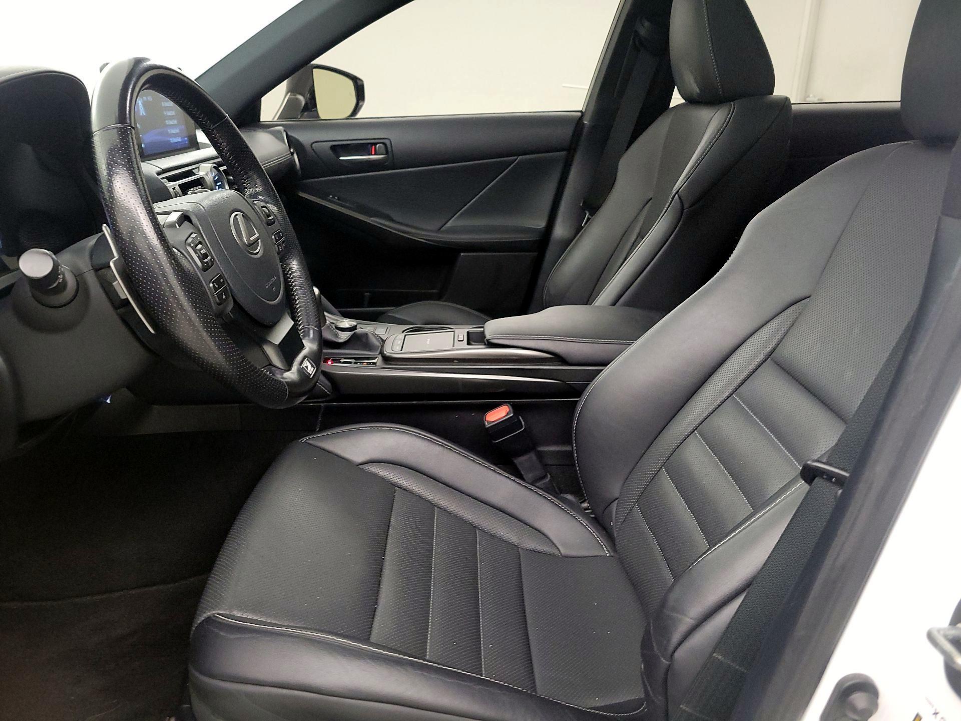 Thumbnail: 2022 Lexus IS - 11