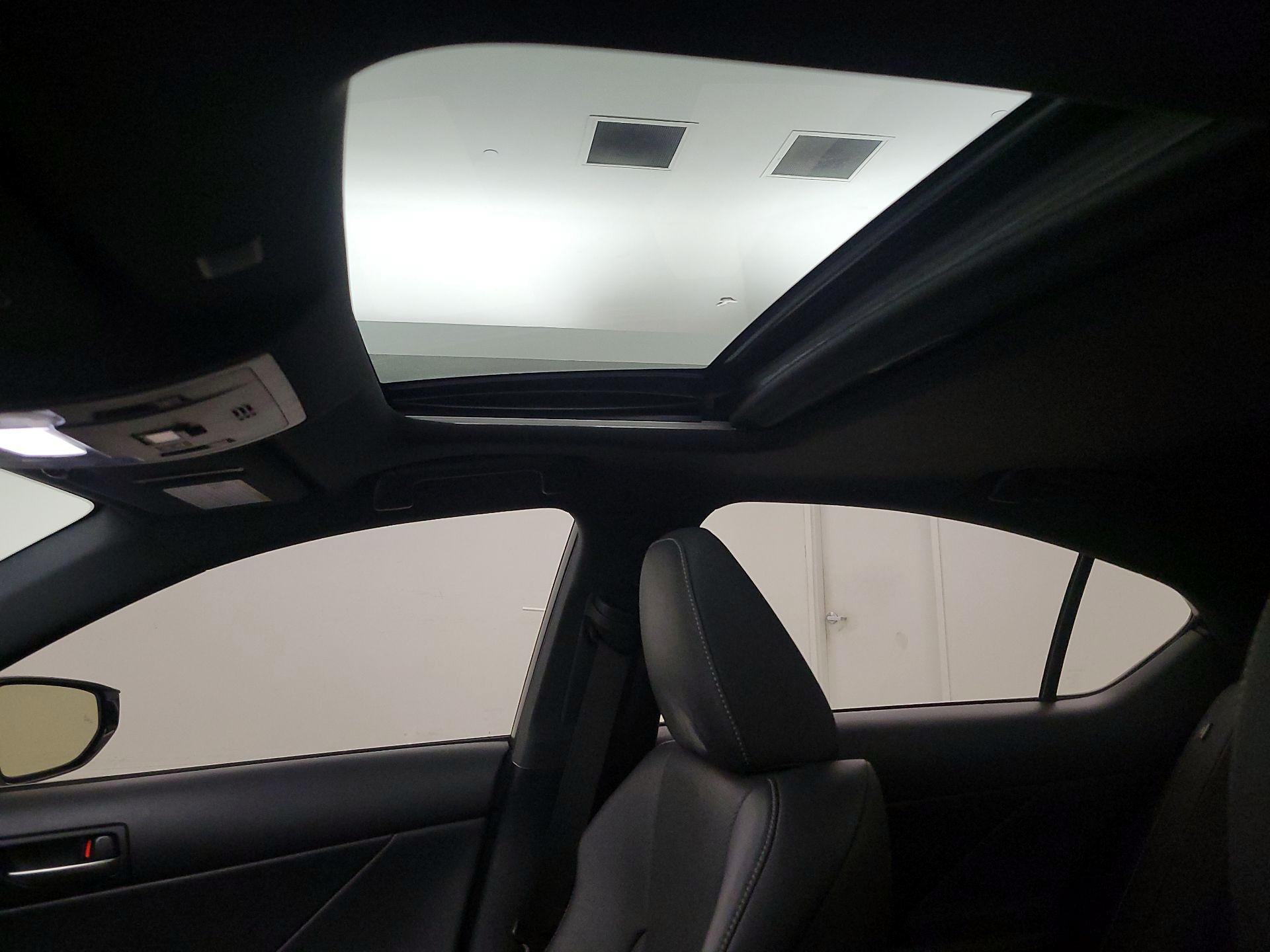 Thumbnail: 2022 Lexus IS - 19