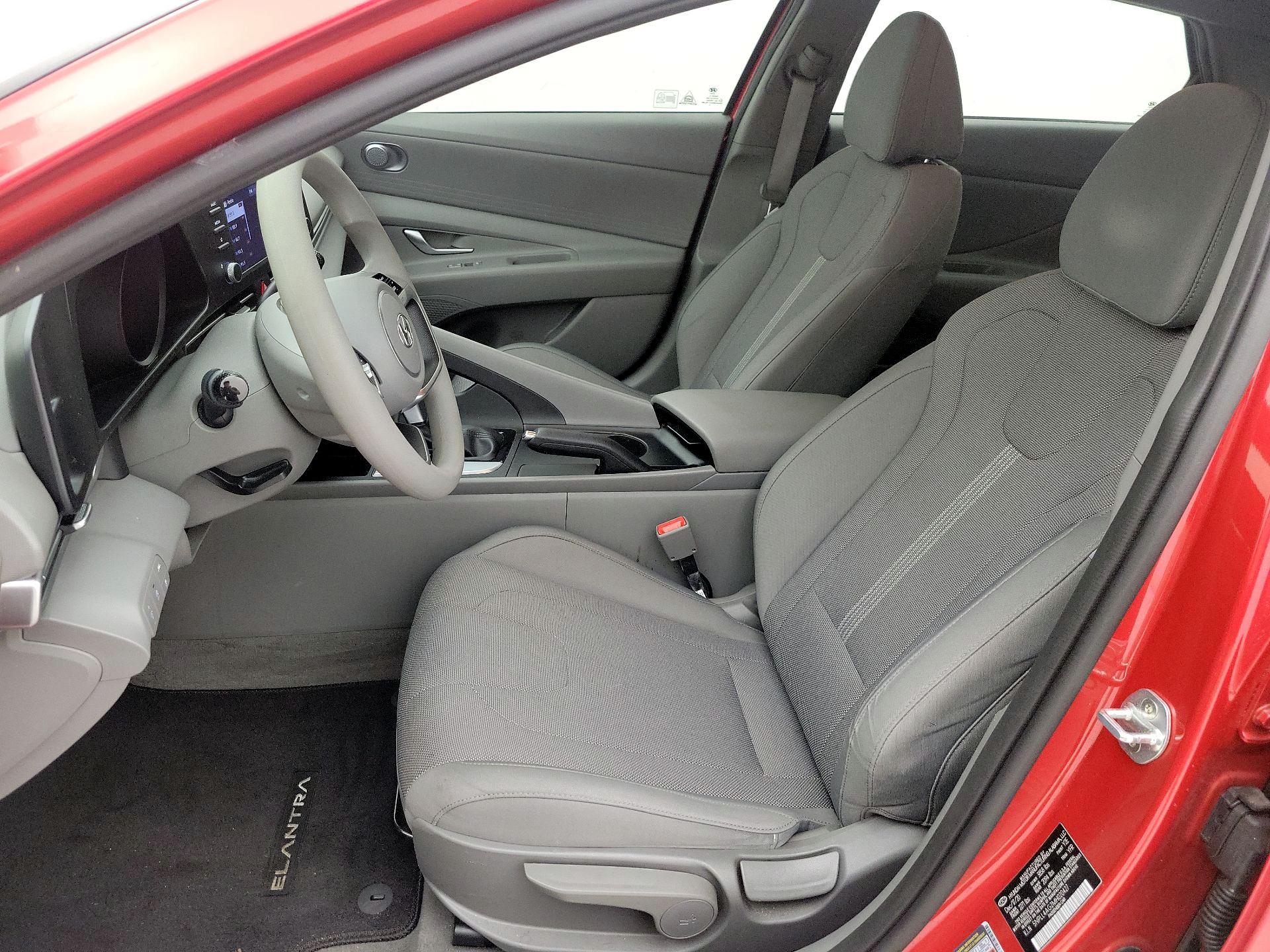 Thumbnail: 2021 Hyundai Elantra - 11