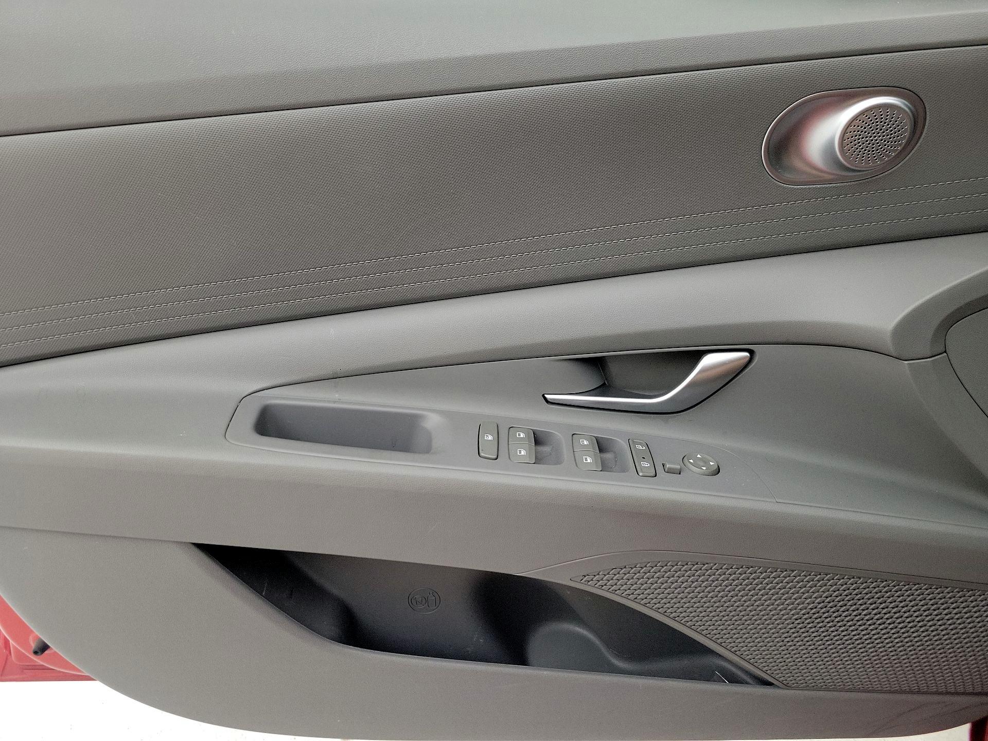 Thumbnail: 2021 Hyundai Elantra - 12