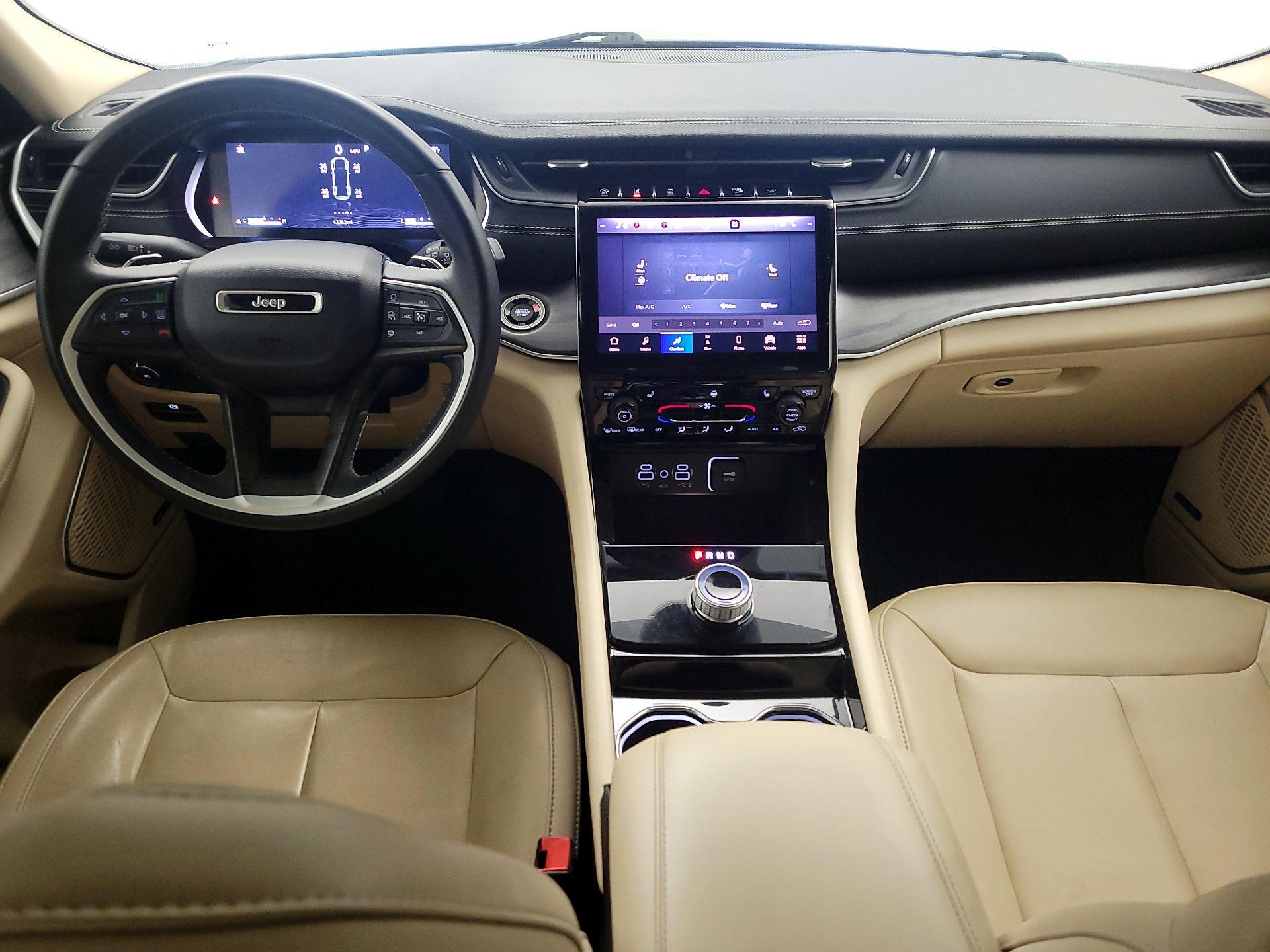 Thumbnail: 2022 Jeep Grand Cherokee - 9