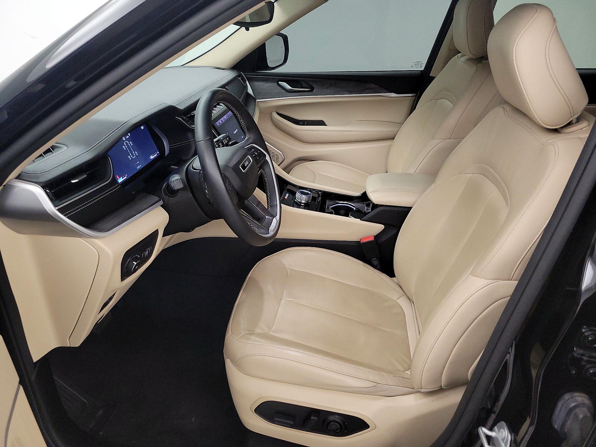 Thumbnail: 2022 Jeep Grand Cherokee - 11