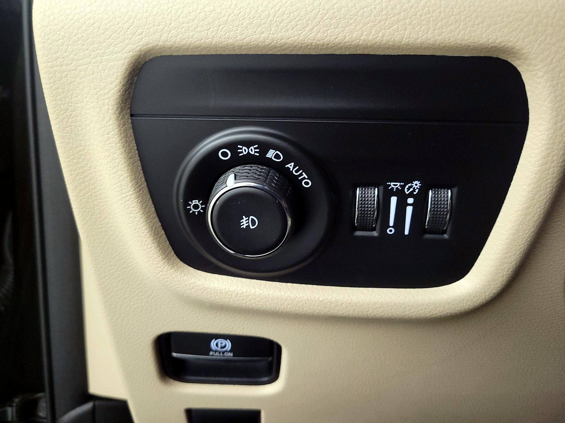 Thumbnail: 2022 Jeep Grand Cherokee - 13