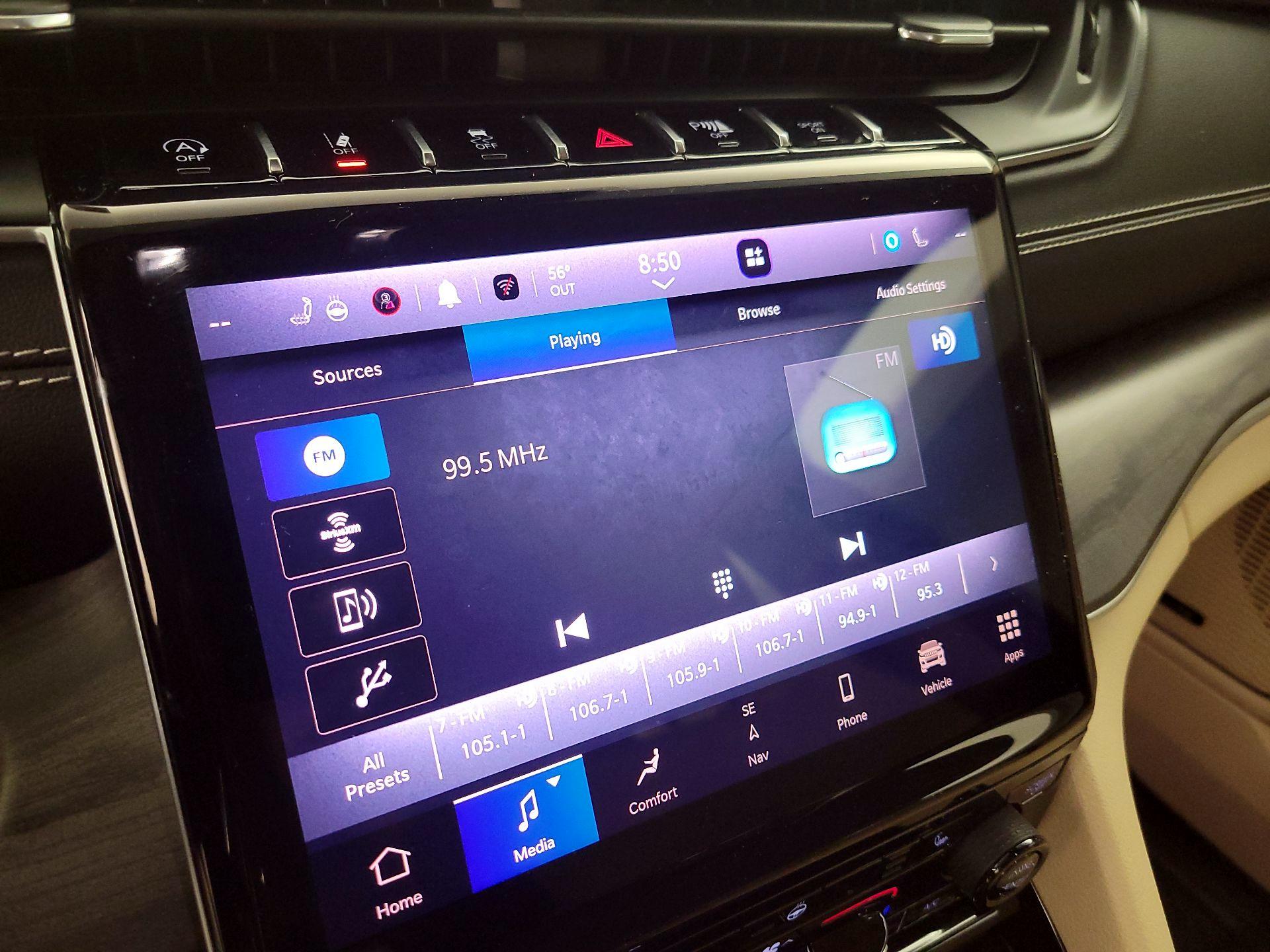 Thumbnail: 2022 Jeep Grand Cherokee - 16