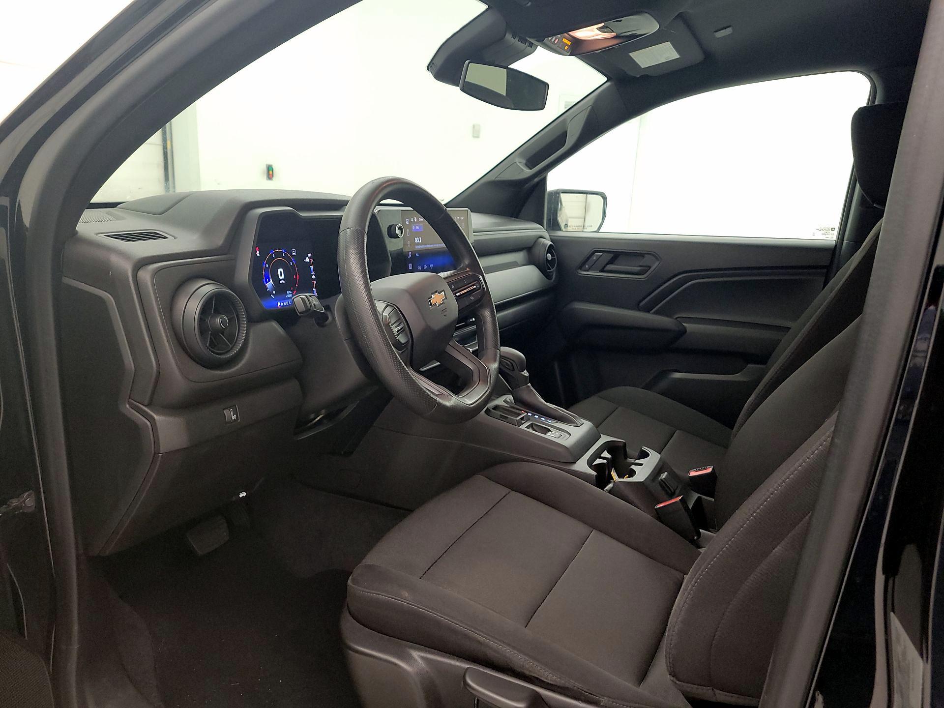 Thumbnail: 2023 Chevrolet Colorado - 9