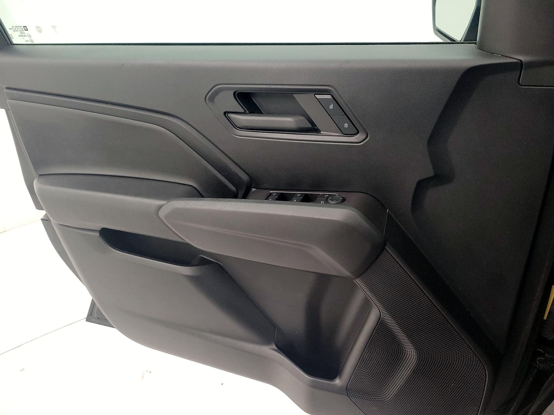 Thumbnail: 2023 Chevrolet Colorado - 10