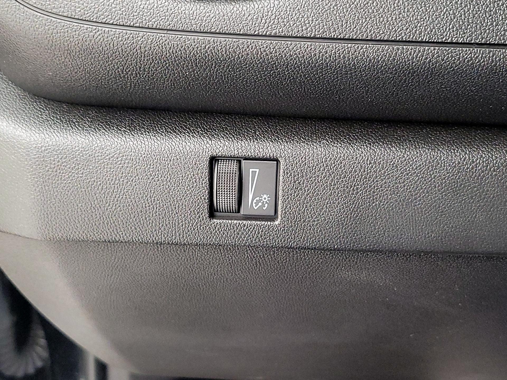 Thumbnail: 2023 Chevrolet Colorado - 11