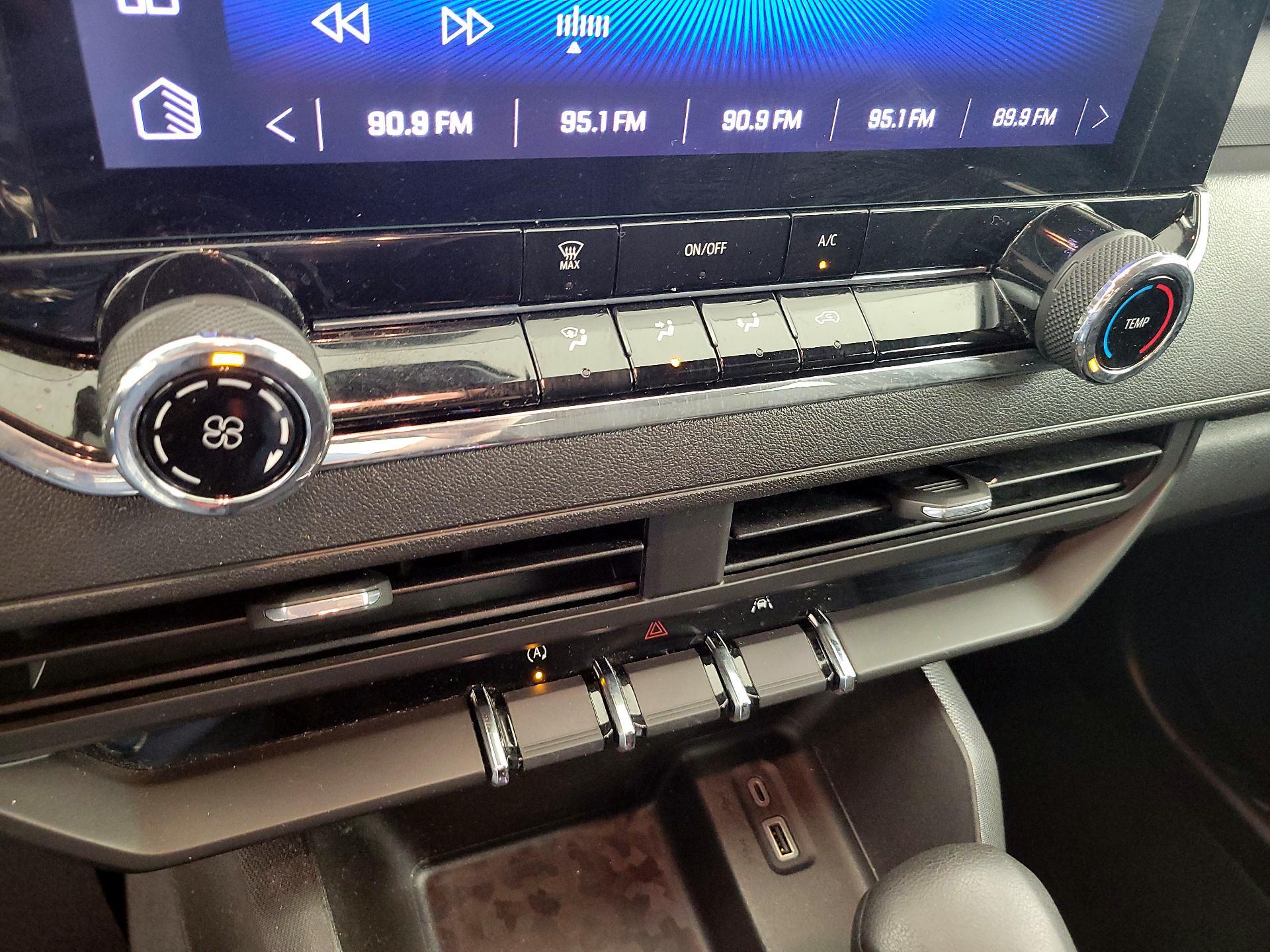 Thumbnail: 2023 Chevrolet Colorado - 15