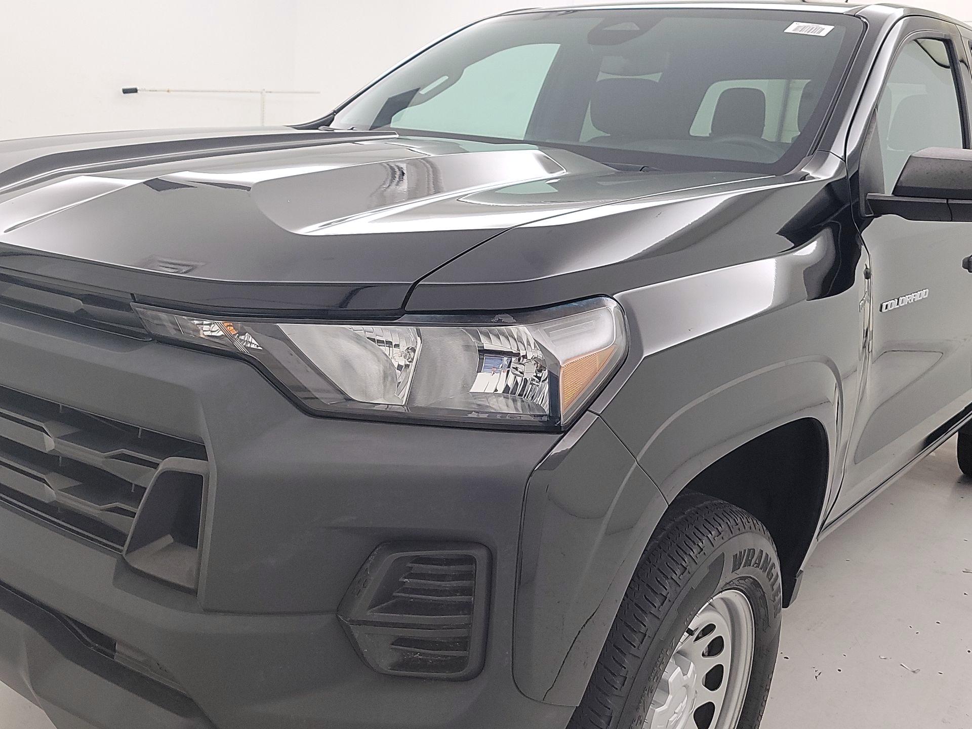 Thumbnail: 2023 Chevrolet Colorado - 3