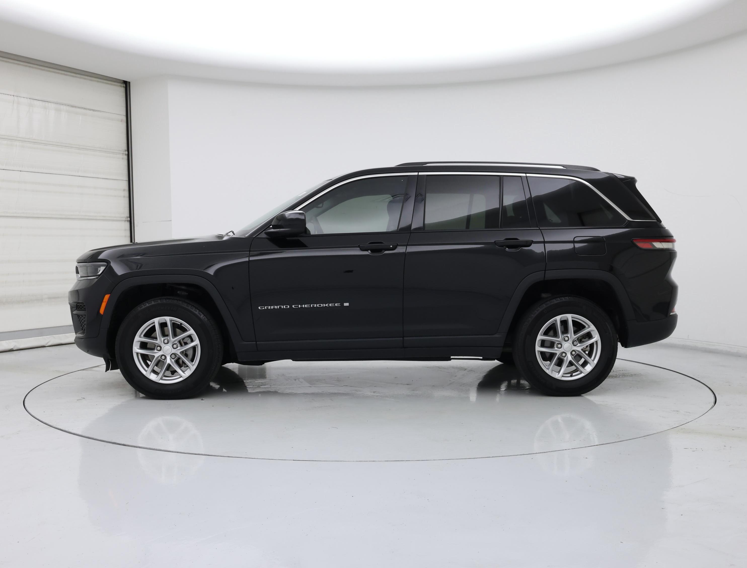 Thumbnail: 2023 Jeep Grand Cherokee - 3