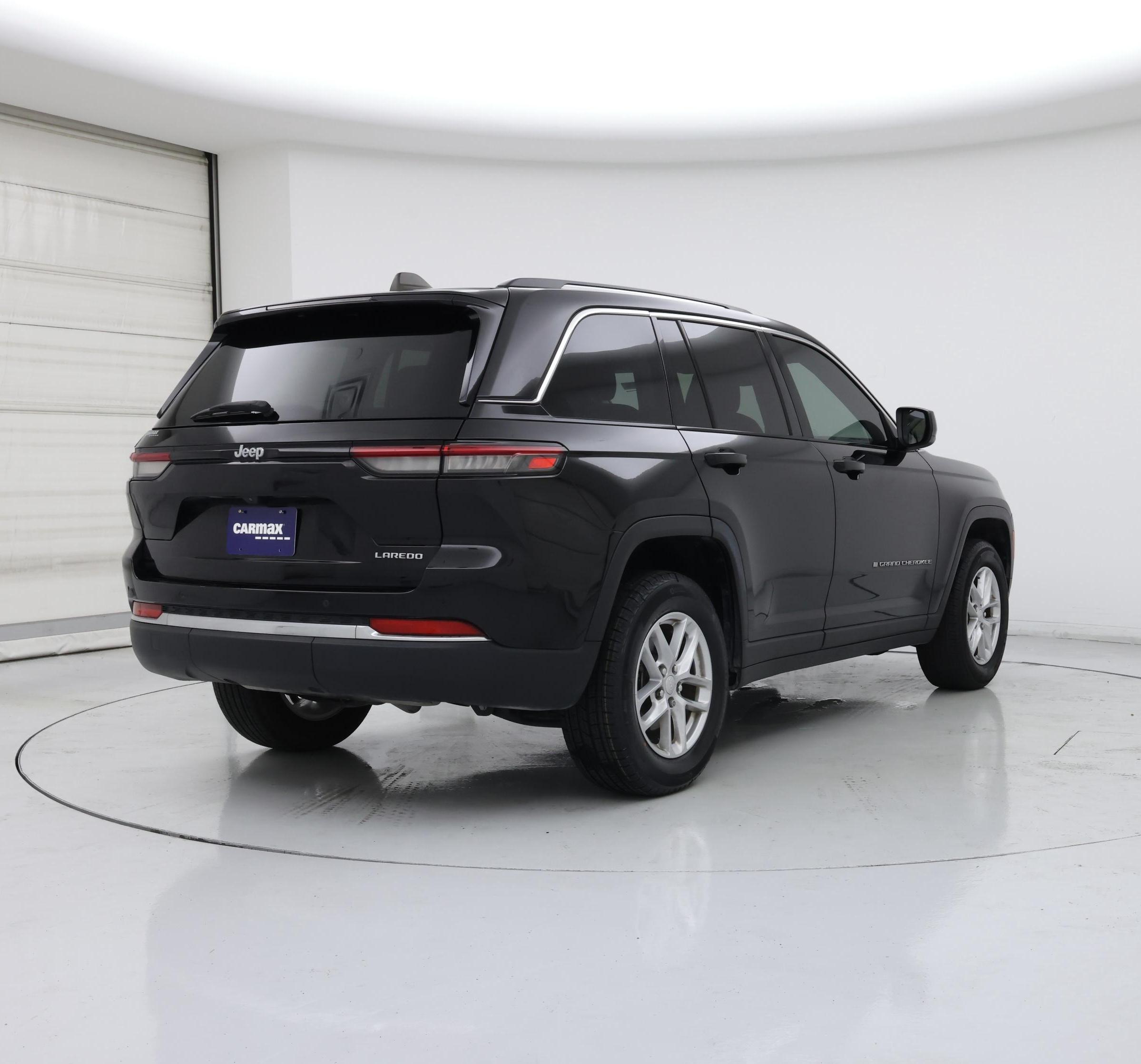 Thumbnail: 2023 Jeep Grand Cherokee - 8