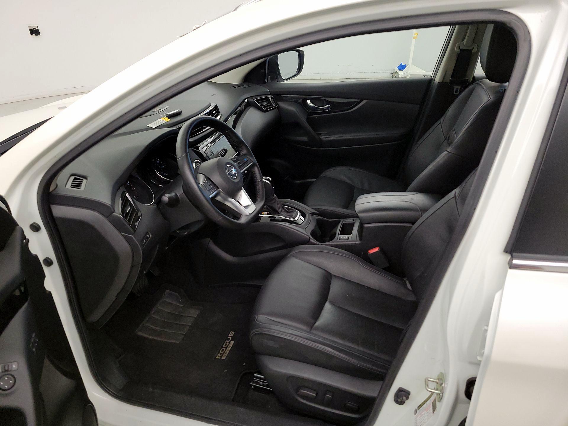 Thumbnail: 2022 Nissan Rogue Sport - 11