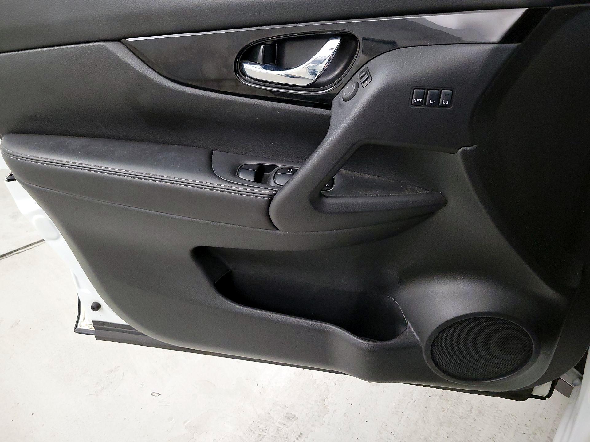 Thumbnail: 2022 Nissan Rogue Sport - 12