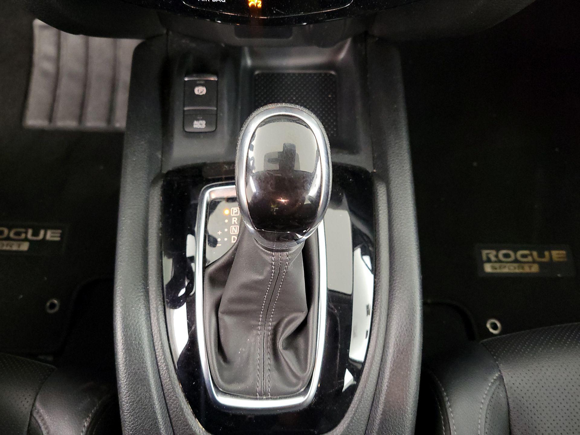 Thumbnail: 2022 Nissan Rogue Sport - 18