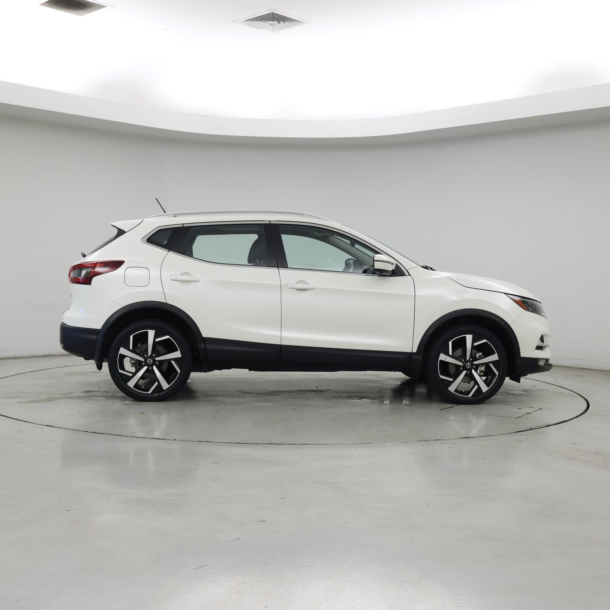 Thumbnail: 2022 Nissan Rogue Sport - 7