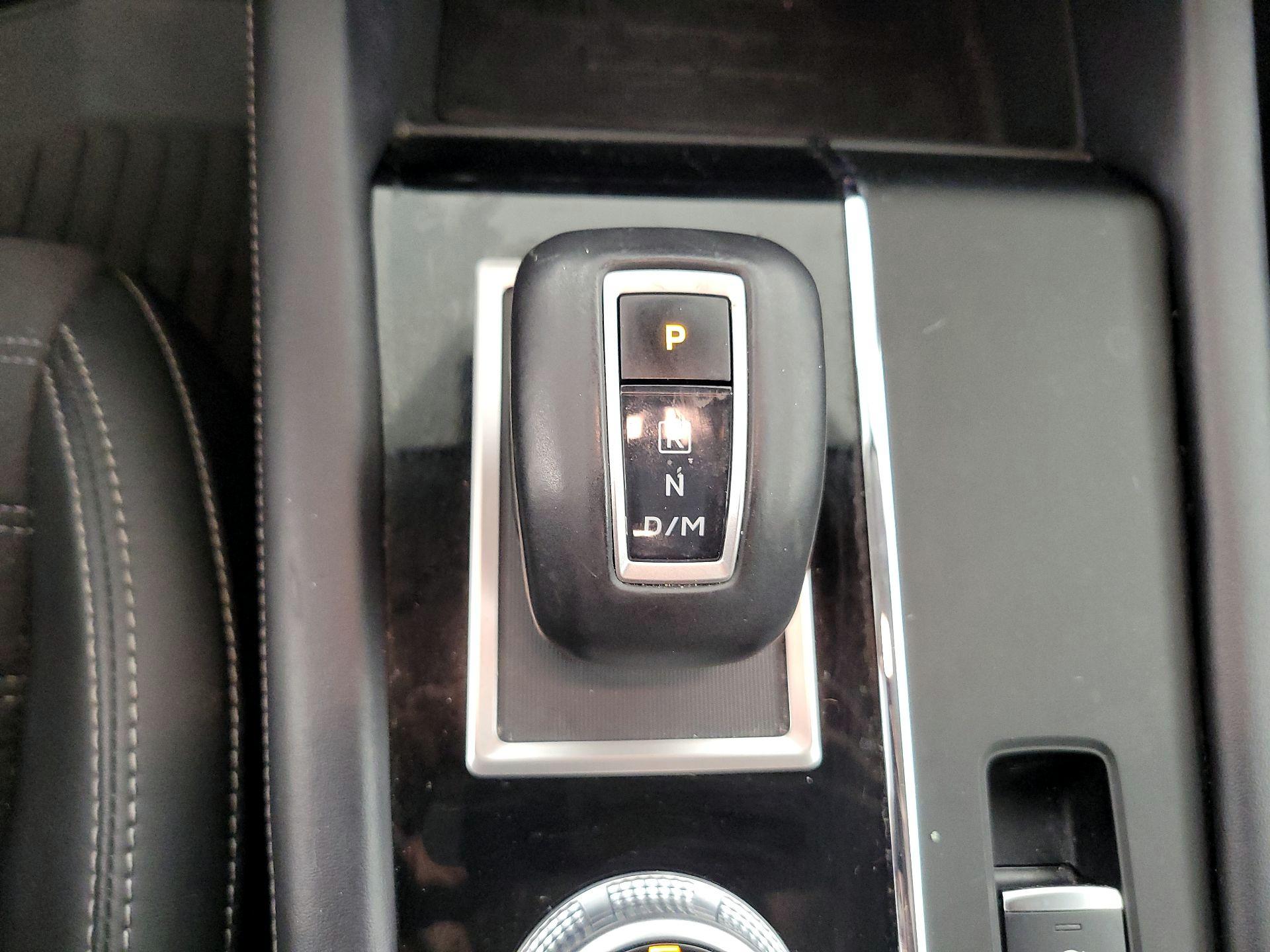 Thumbnail: 2024 Mitsubishi Outlander - 16