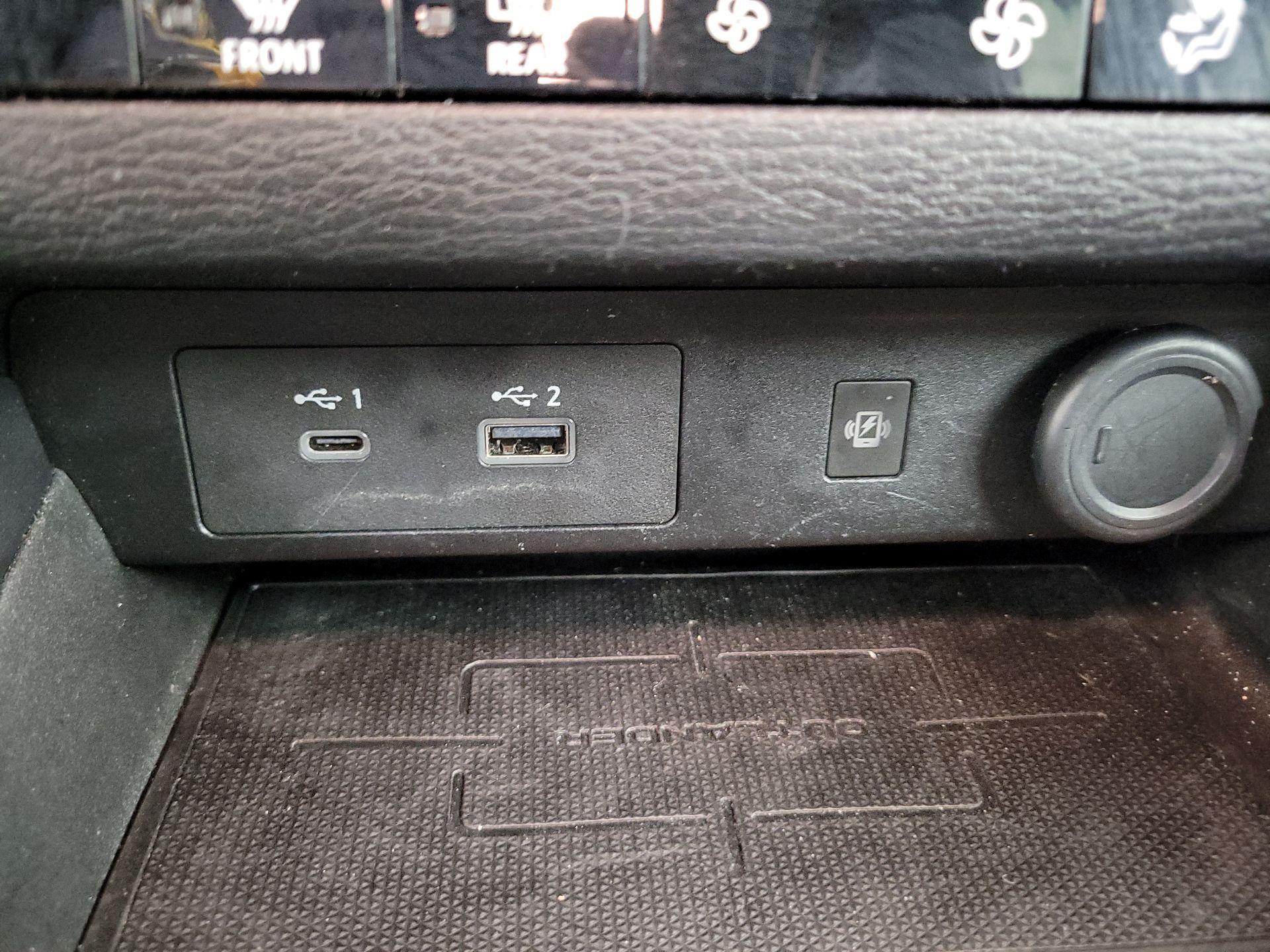 Thumbnail: 2024 Mitsubishi Outlander - 17