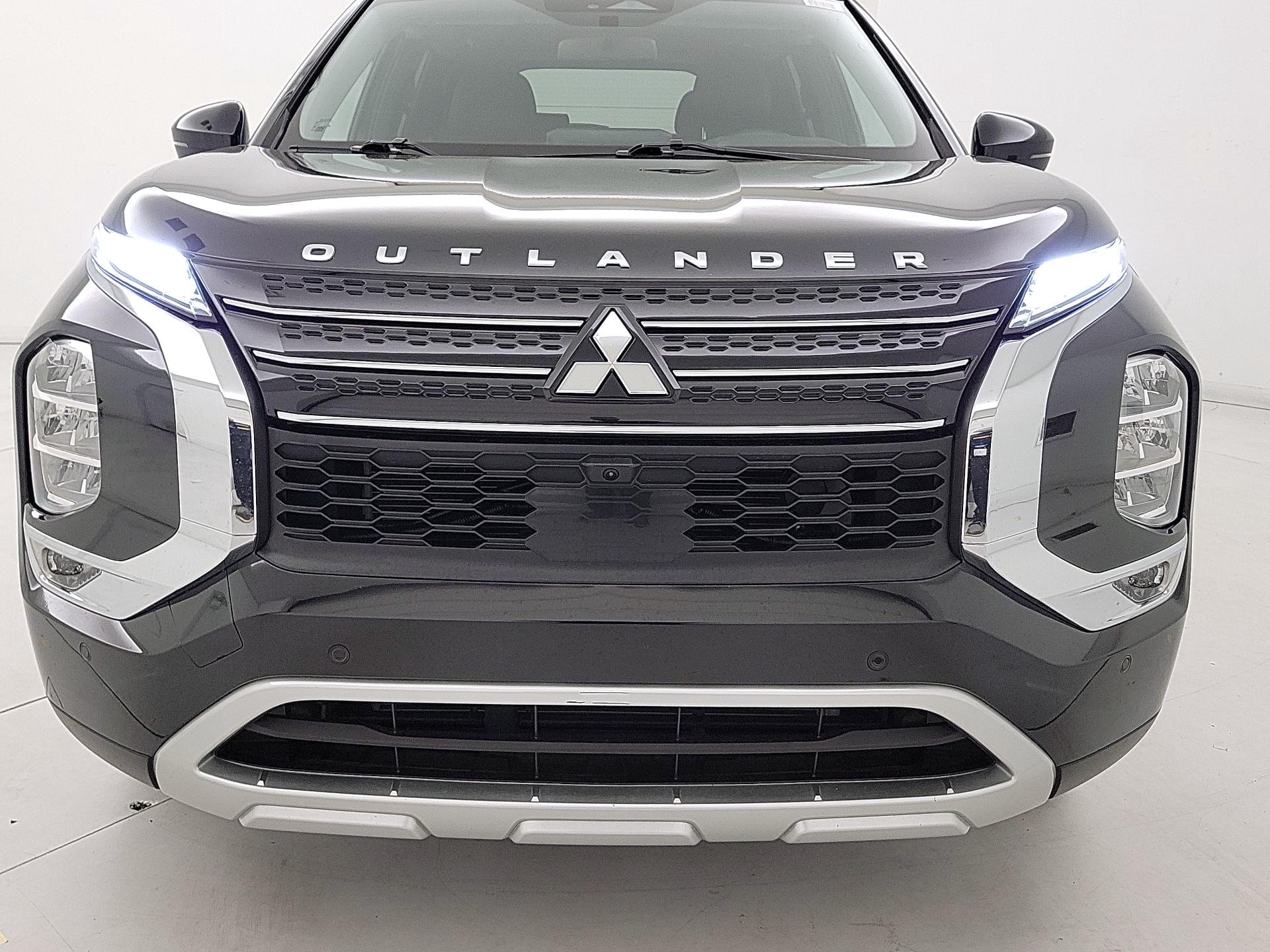 Thumbnail: 2024 Mitsubishi Outlander - 2