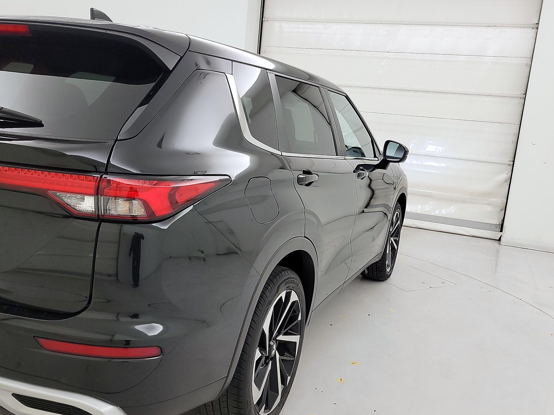 Thumbnail: 2024 Mitsubishi Outlander - 5