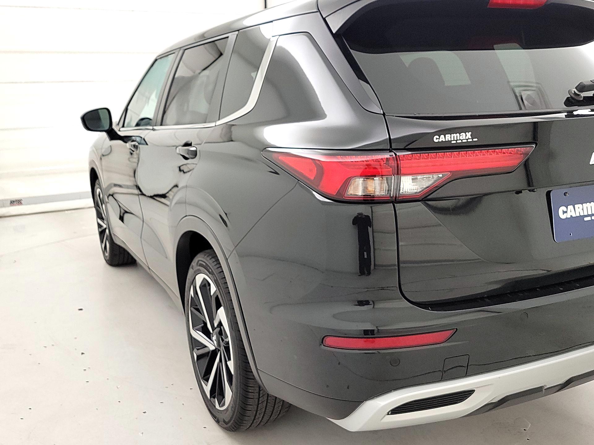 Thumbnail: 2024 Mitsubishi Outlander - 7