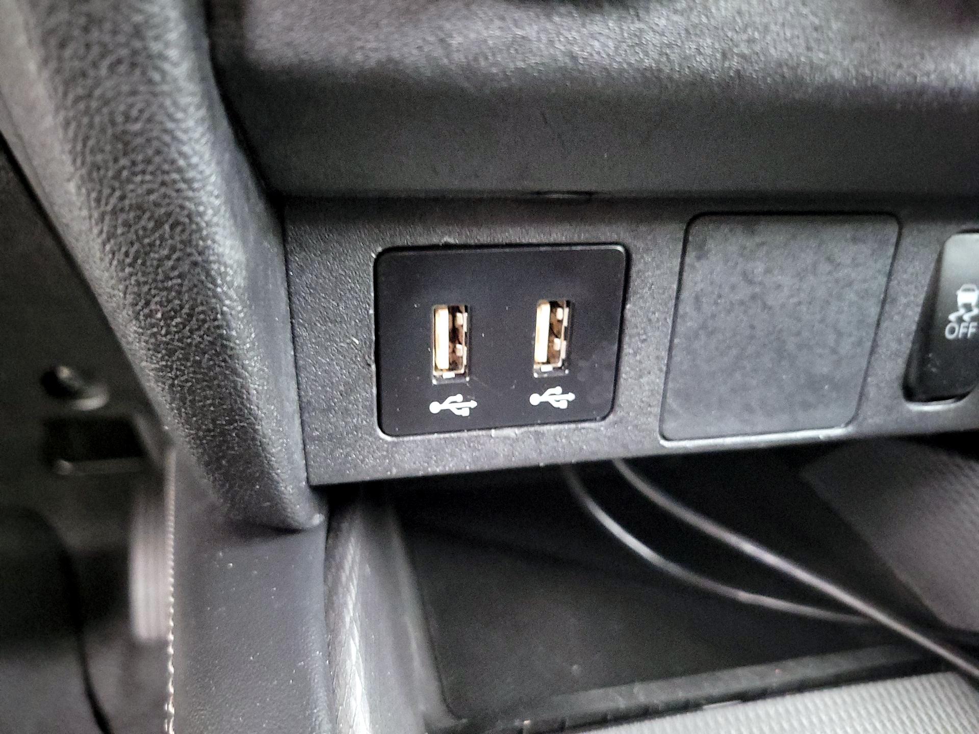 Thumbnail: 2021 Mitsubishi Outlander Sport - 18