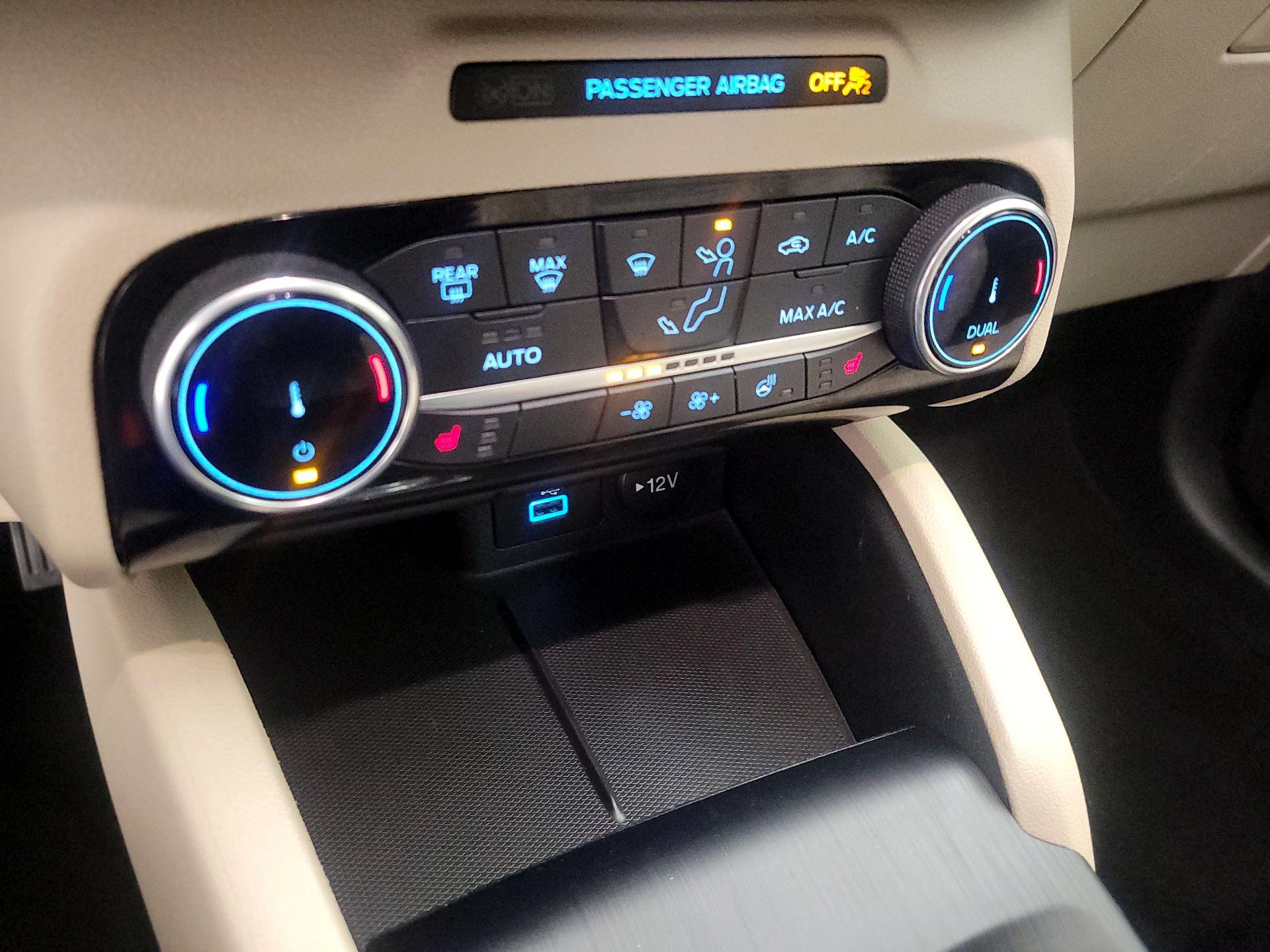 Thumbnail: 2022 Ford Escape - 17