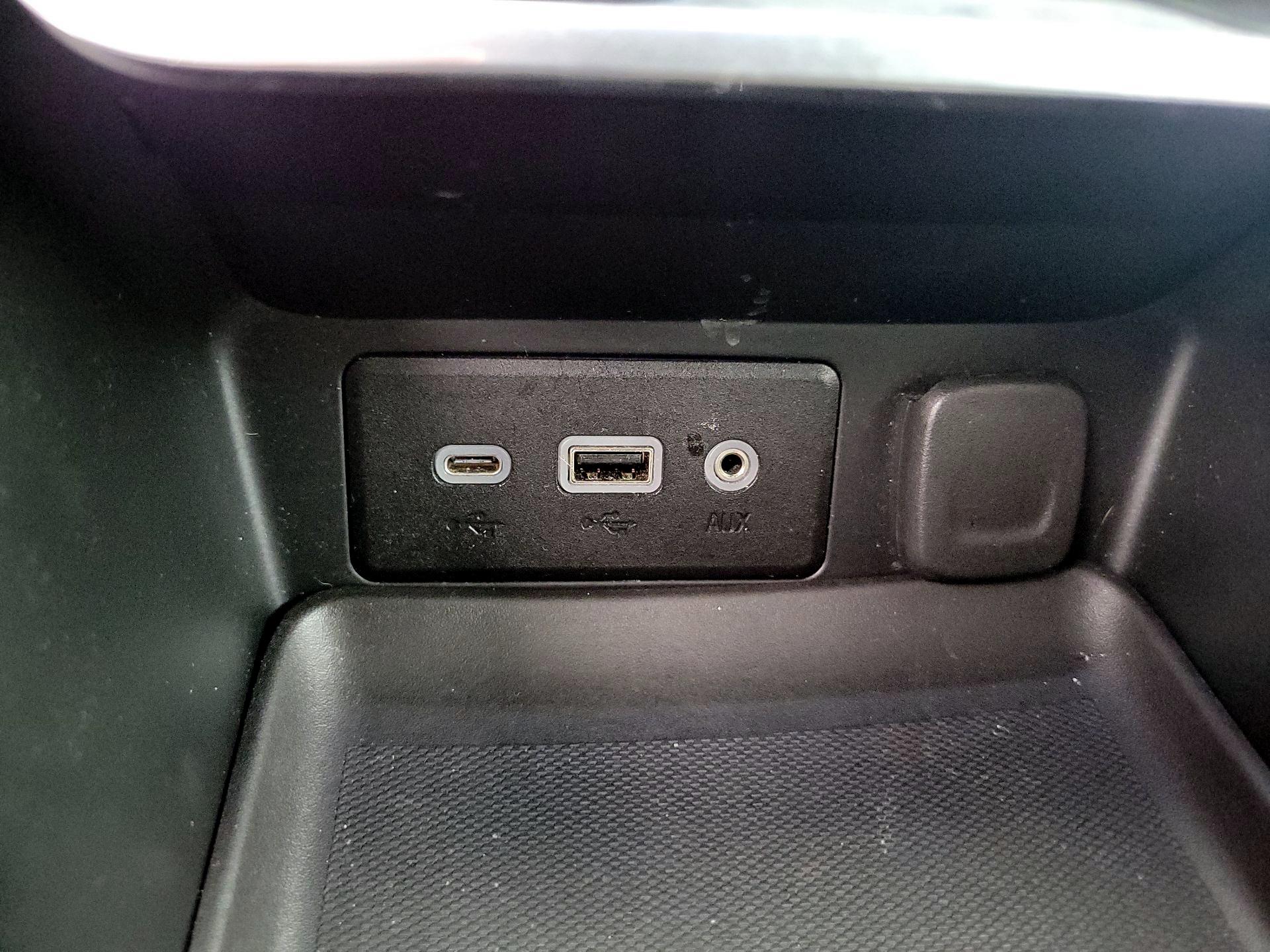 Thumbnail: 2021 GMC Terrain - 16