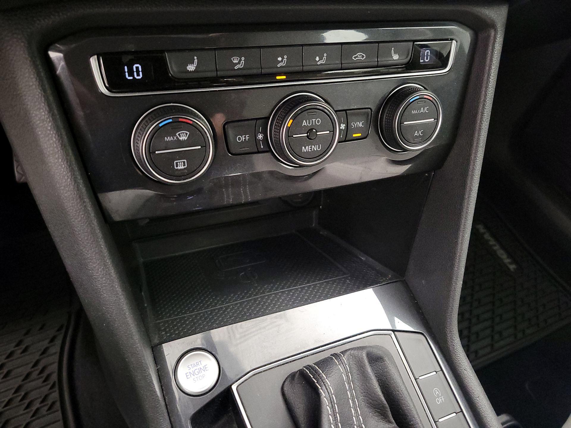 Thumbnail: 2021 Volkswagen Tiguan - 16