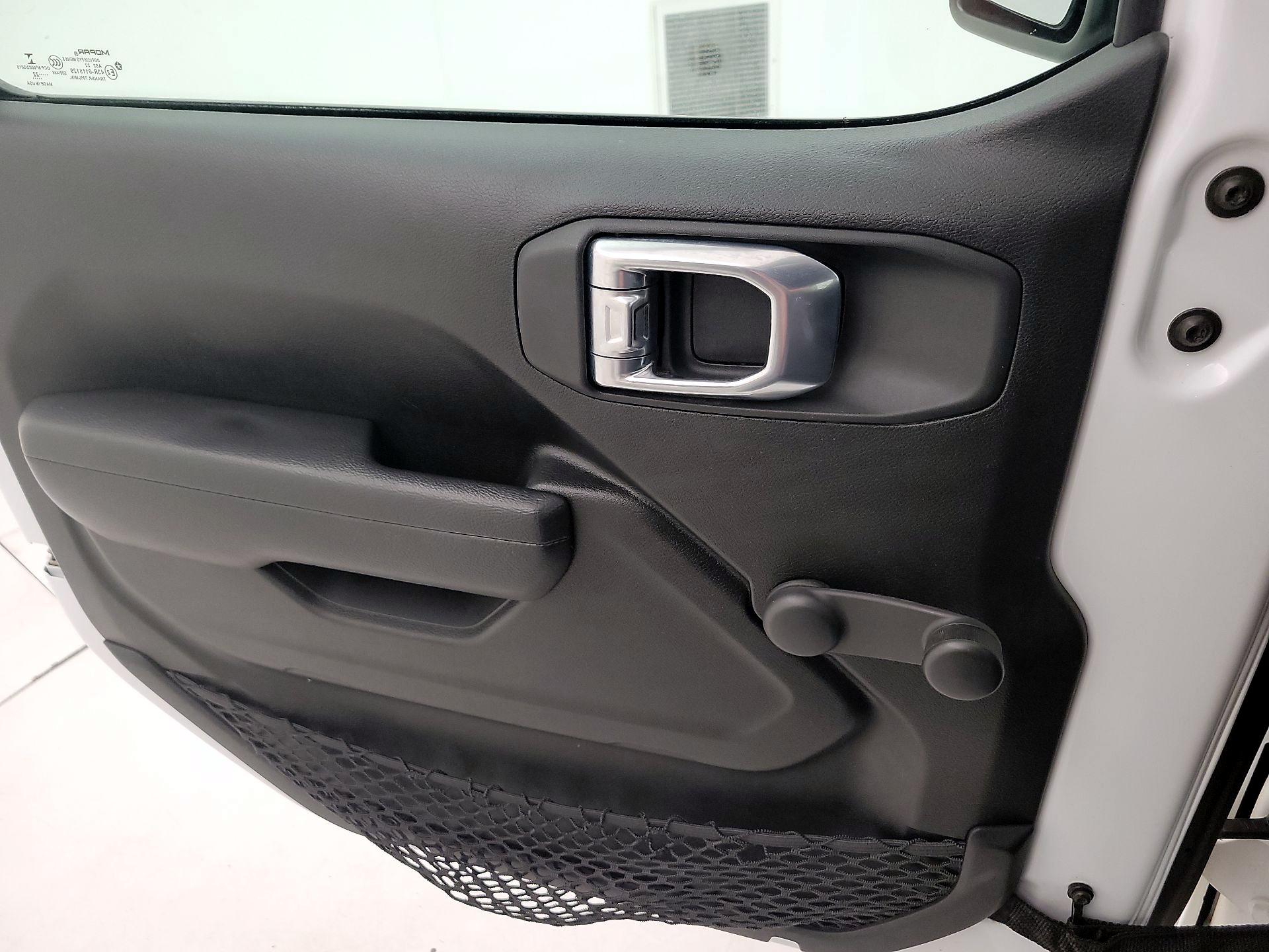 Thumbnail: 2022 Jeep Wrangler - 10