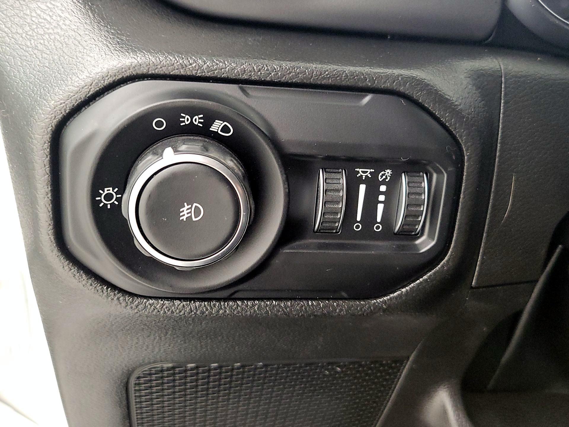 Thumbnail: 2022 Jeep Wrangler - 11