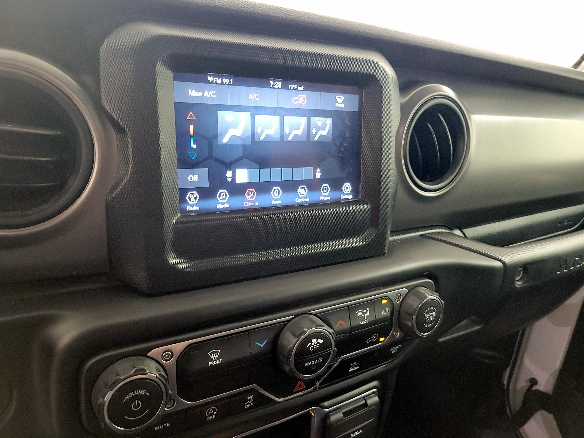 Thumbnail: 2022 Jeep Wrangler - 14