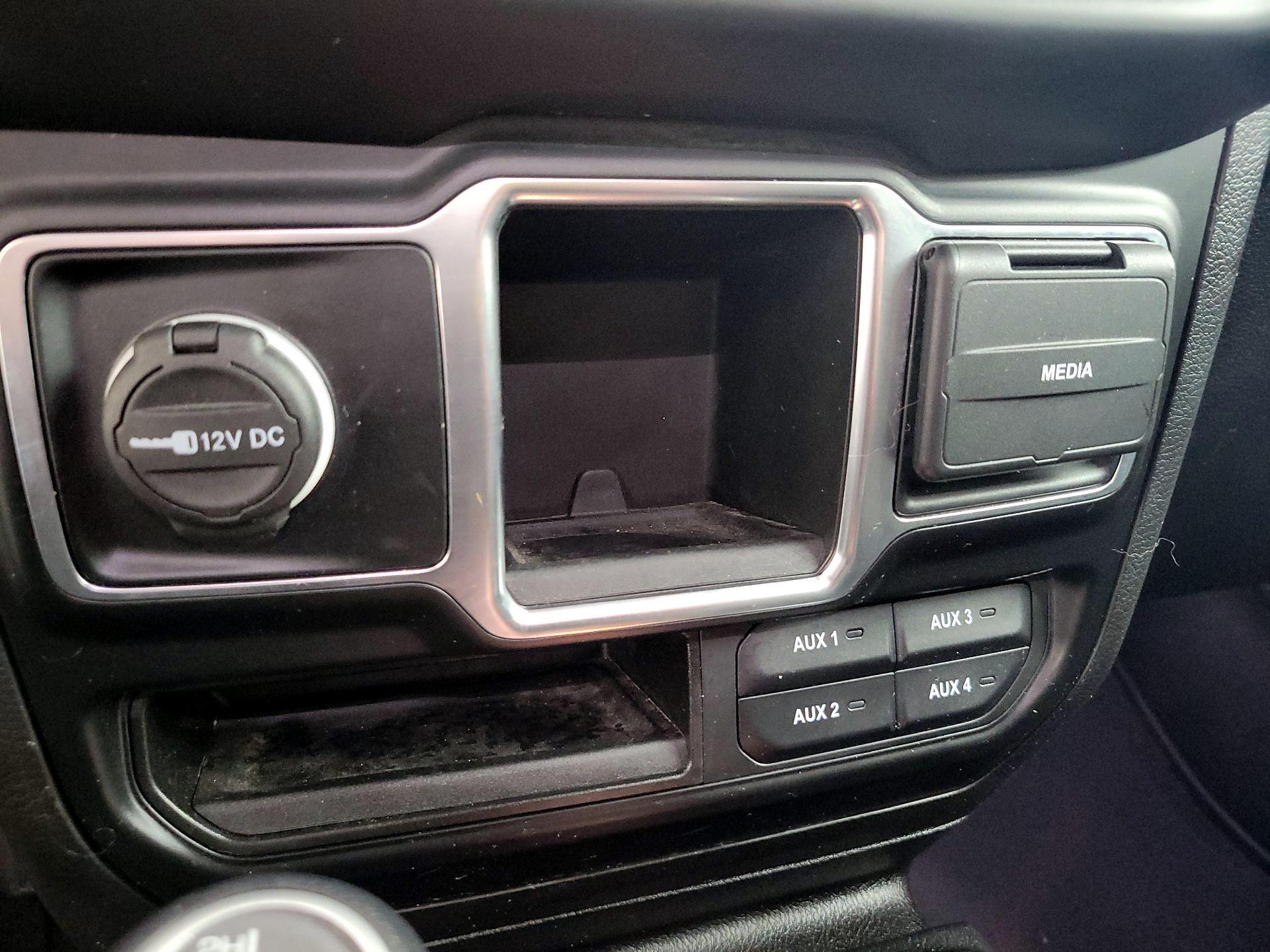 Thumbnail: 2022 Jeep Wrangler - 16