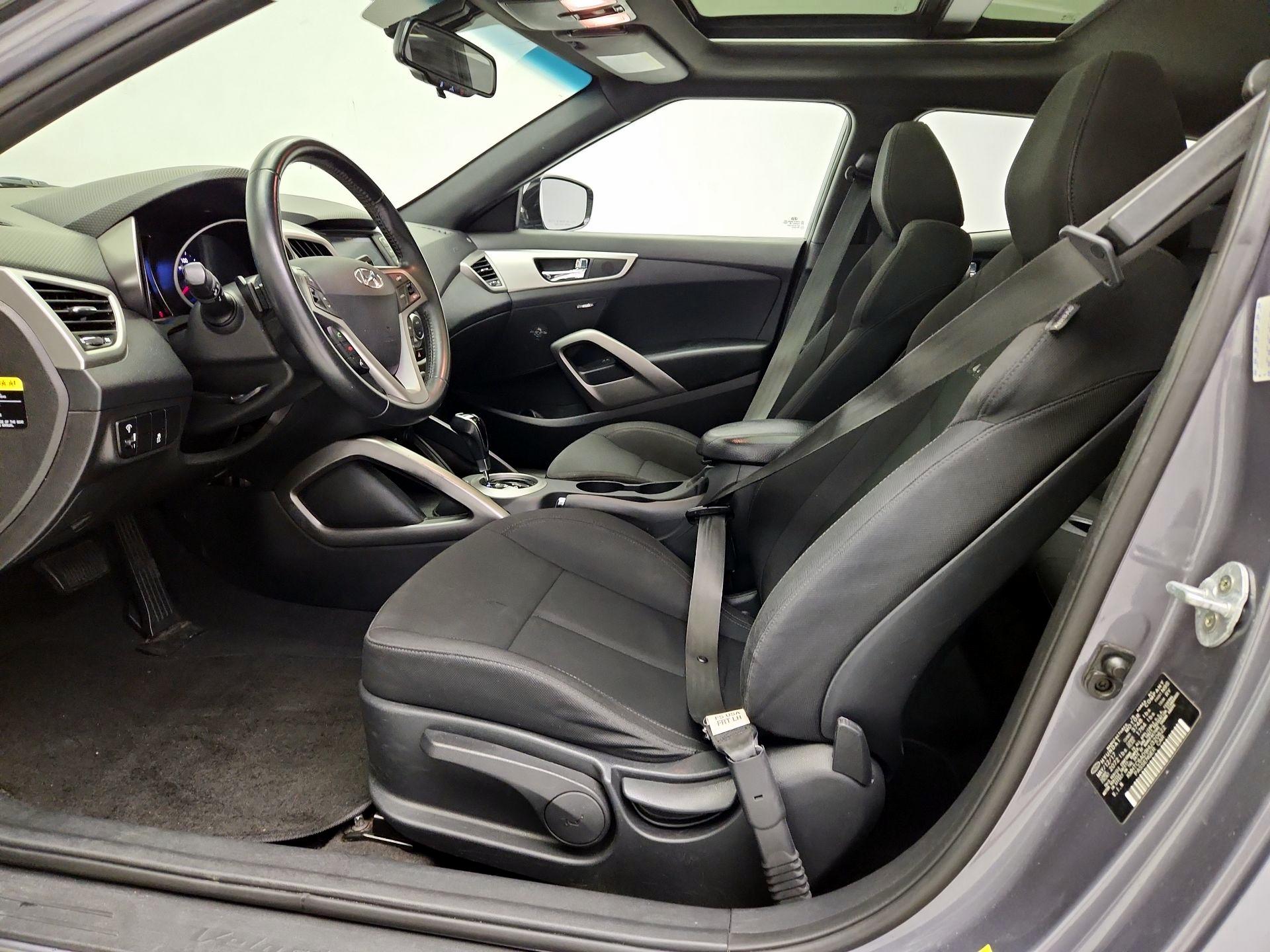 Thumbnail: 2017 Hyundai Veloster - 11