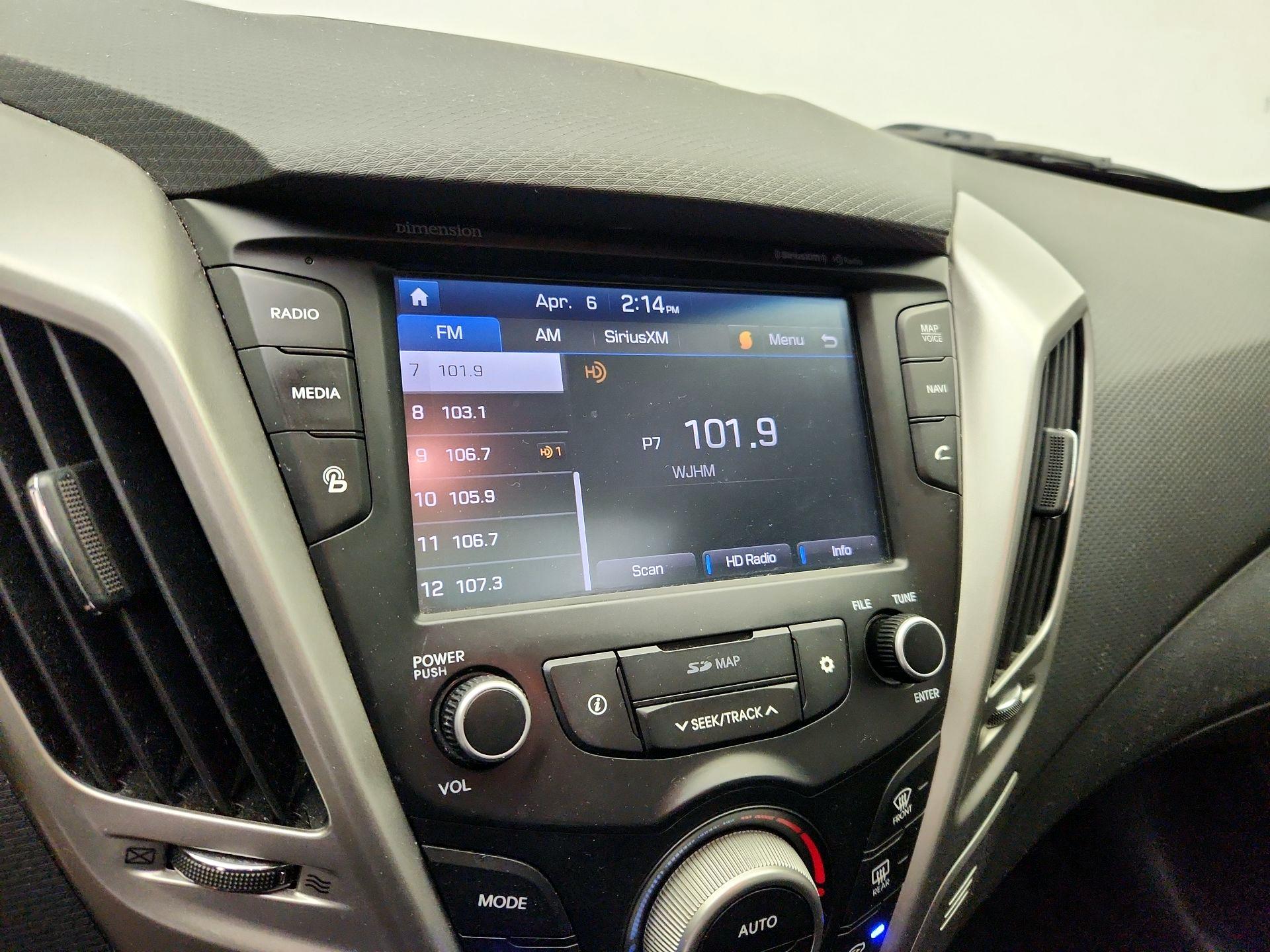 Thumbnail: 2017 Hyundai Veloster - 16