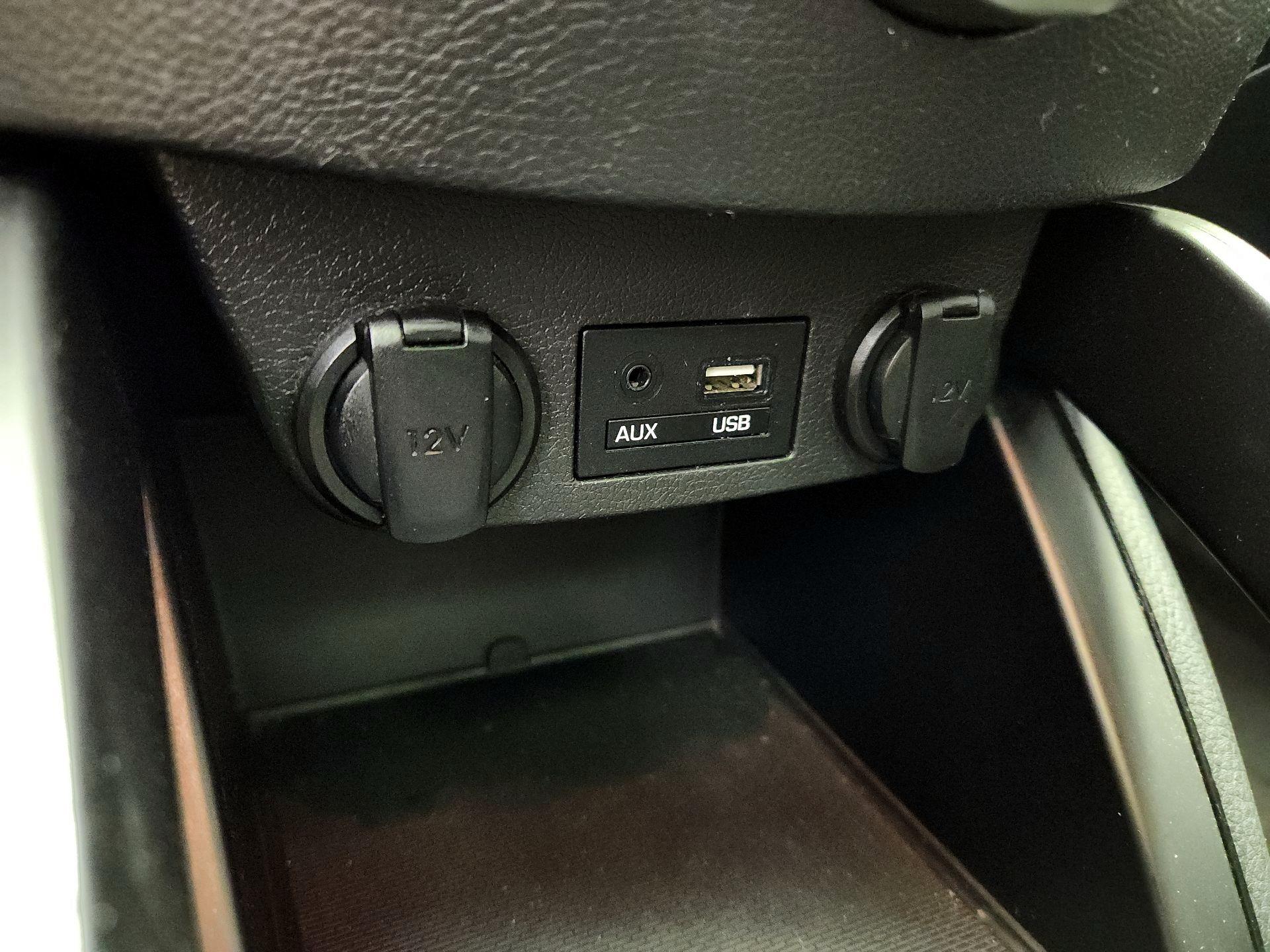 Thumbnail: 2017 Hyundai Veloster - 19