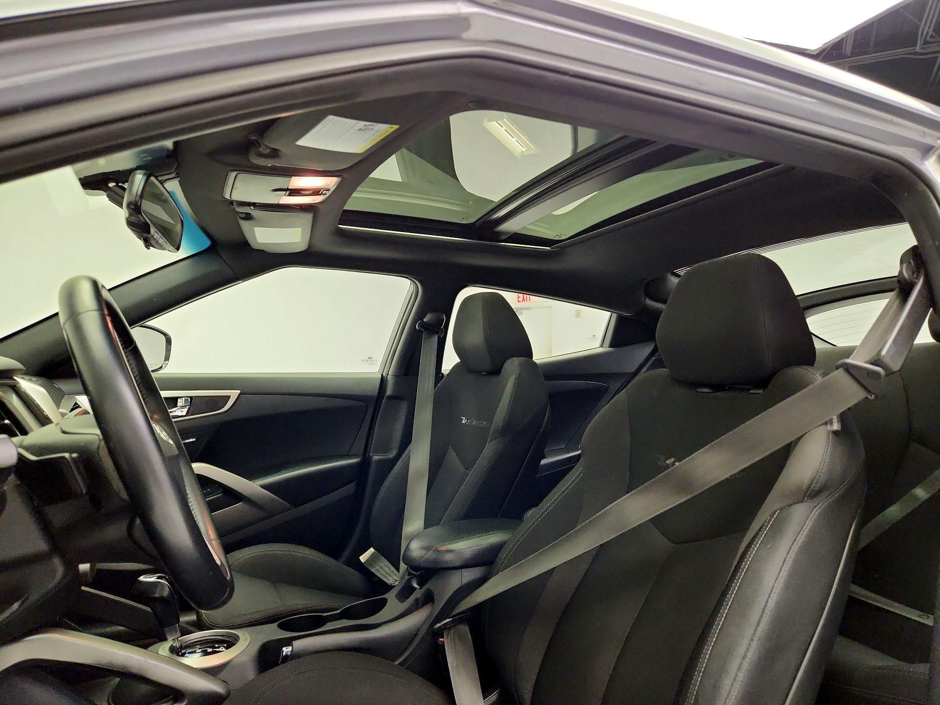 Thumbnail: 2017 Hyundai Veloster - 20