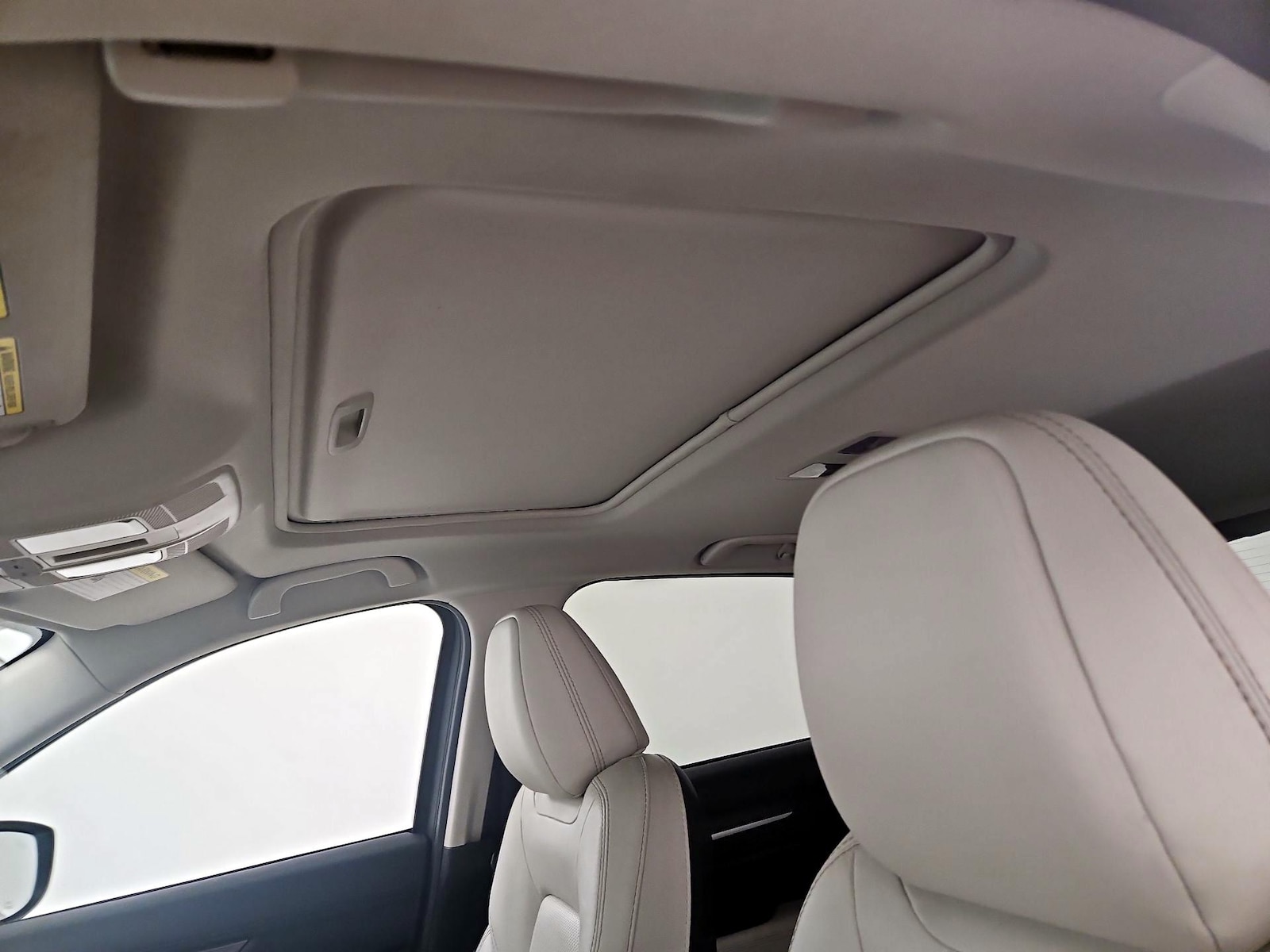 Sunroof(s) & Overhead Airbags
