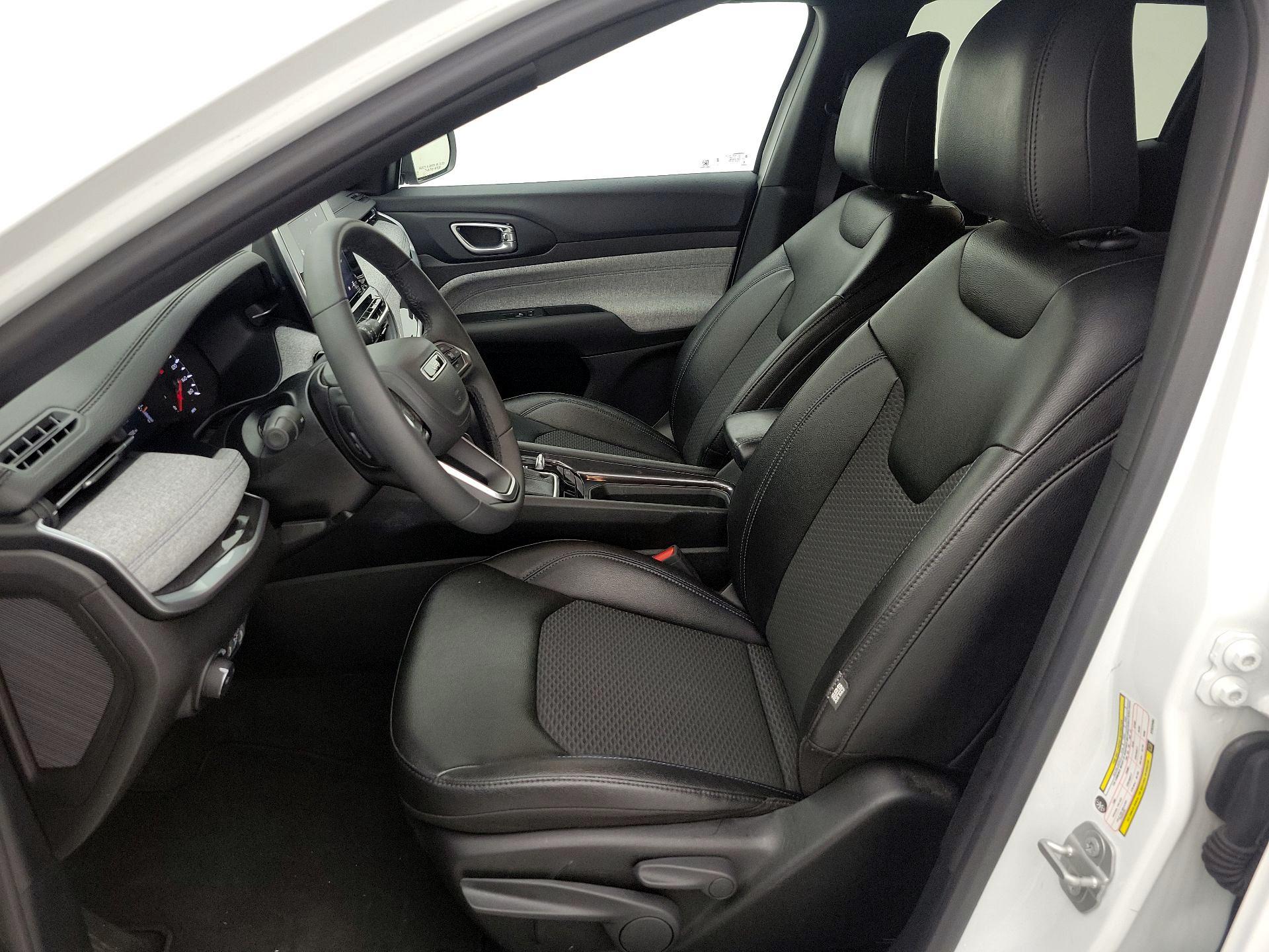 Thumbnail: 2025 Jeep Compass - 11